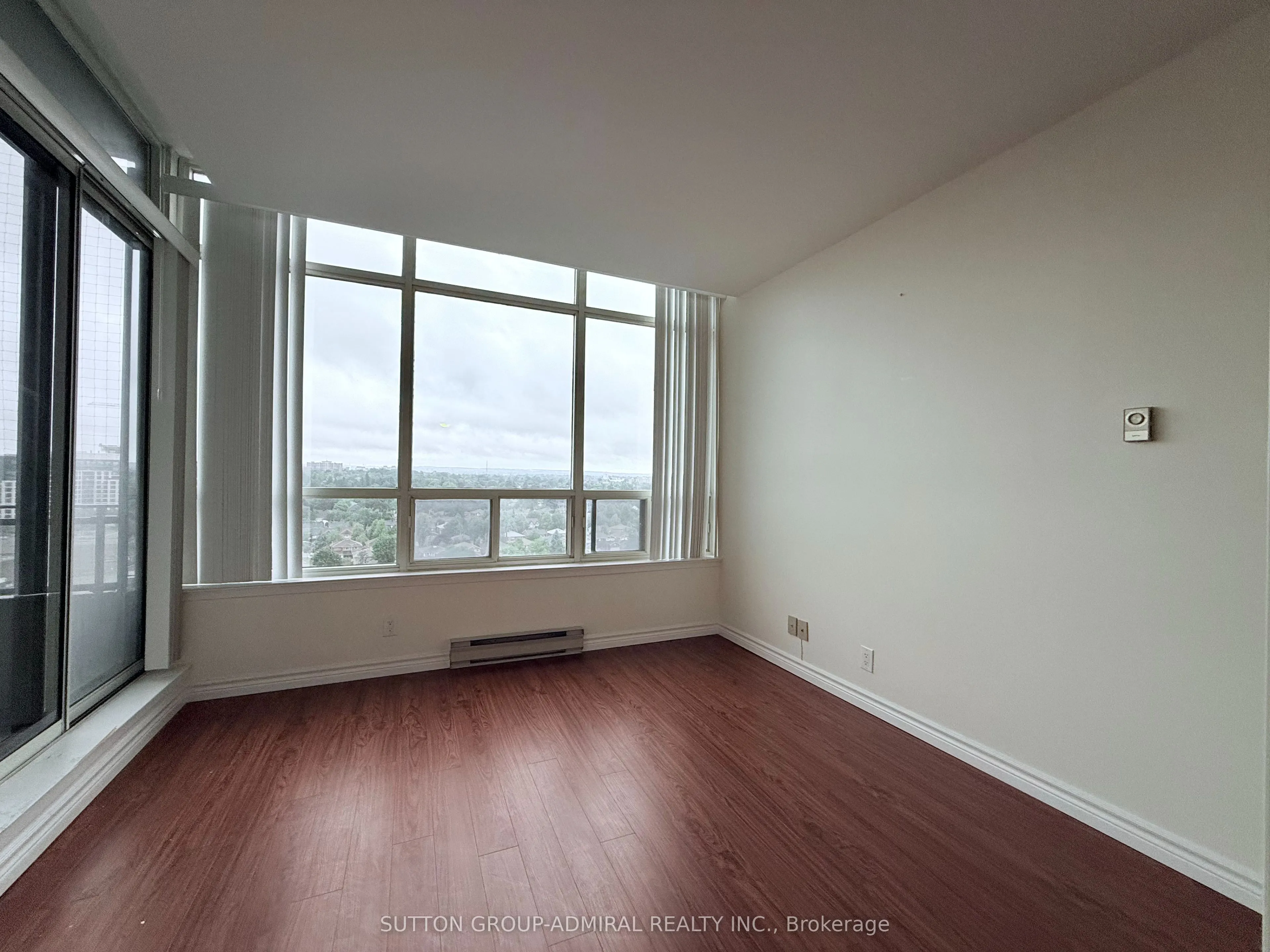 32 CLARISSA Drive, #PH27