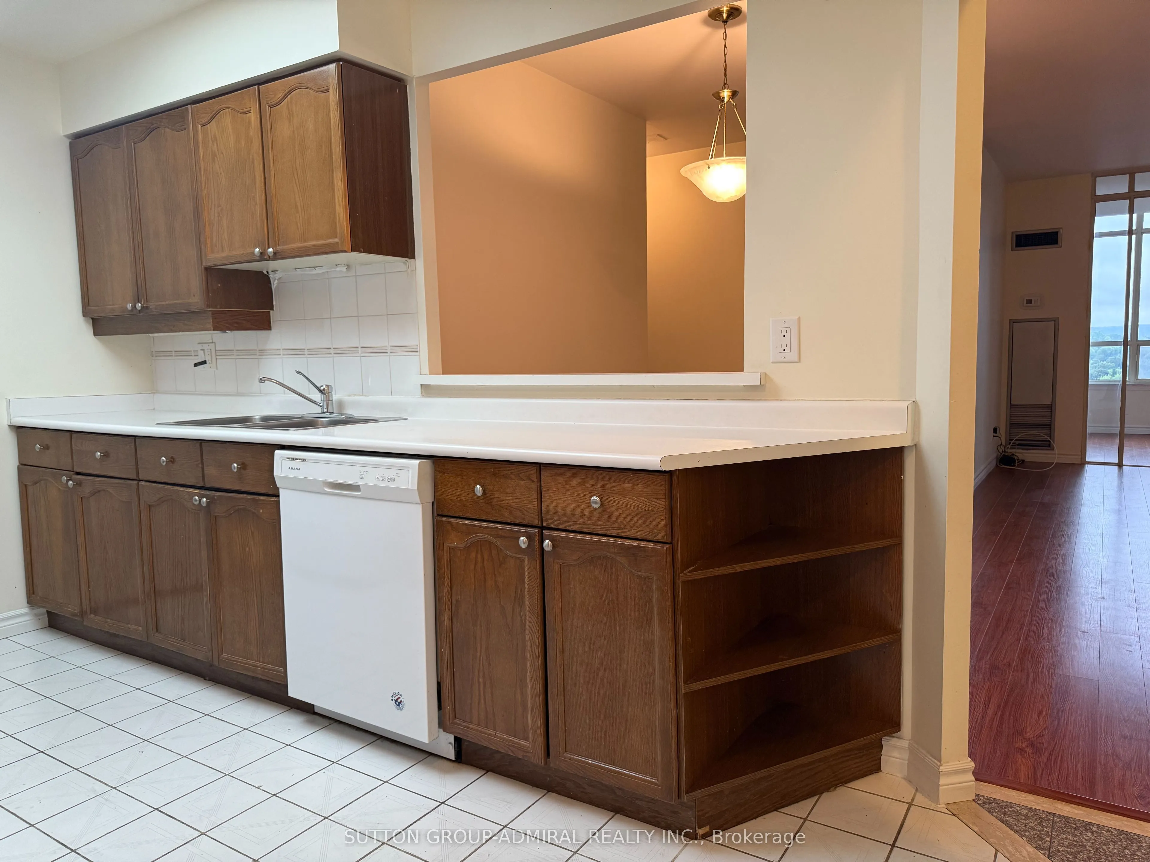 32 CLARISSA Drive, #PH27
