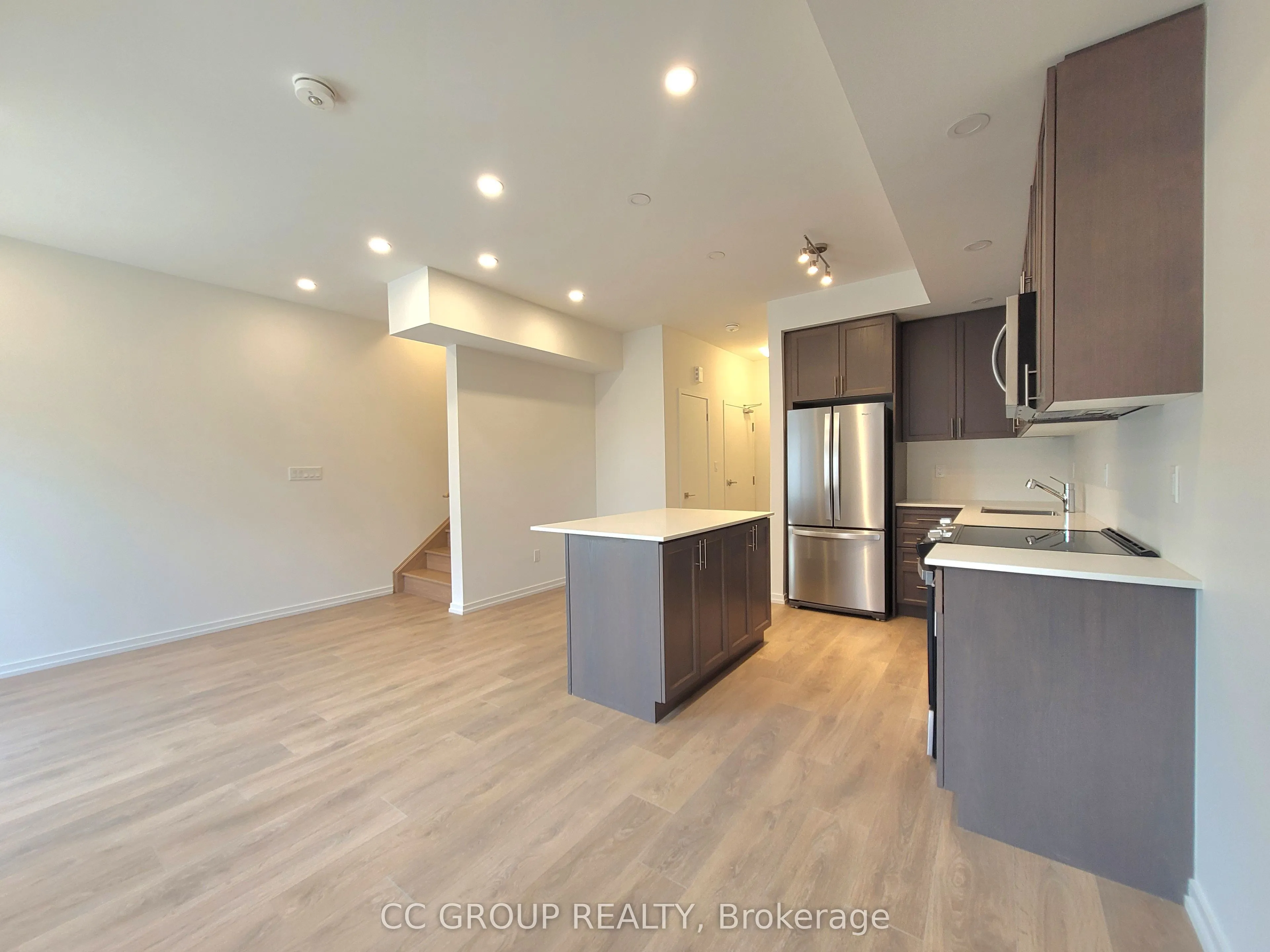 16 Lytham Green Circle, #21