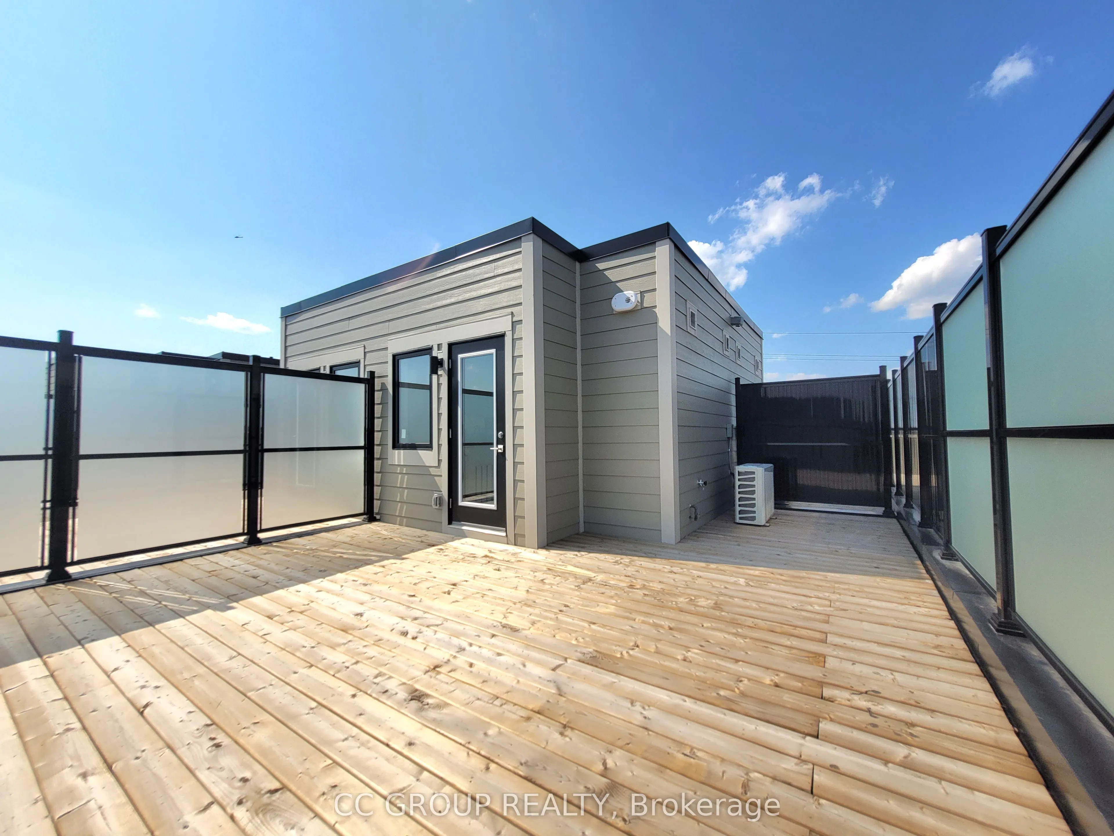 16 Lytham Green Circle, #21