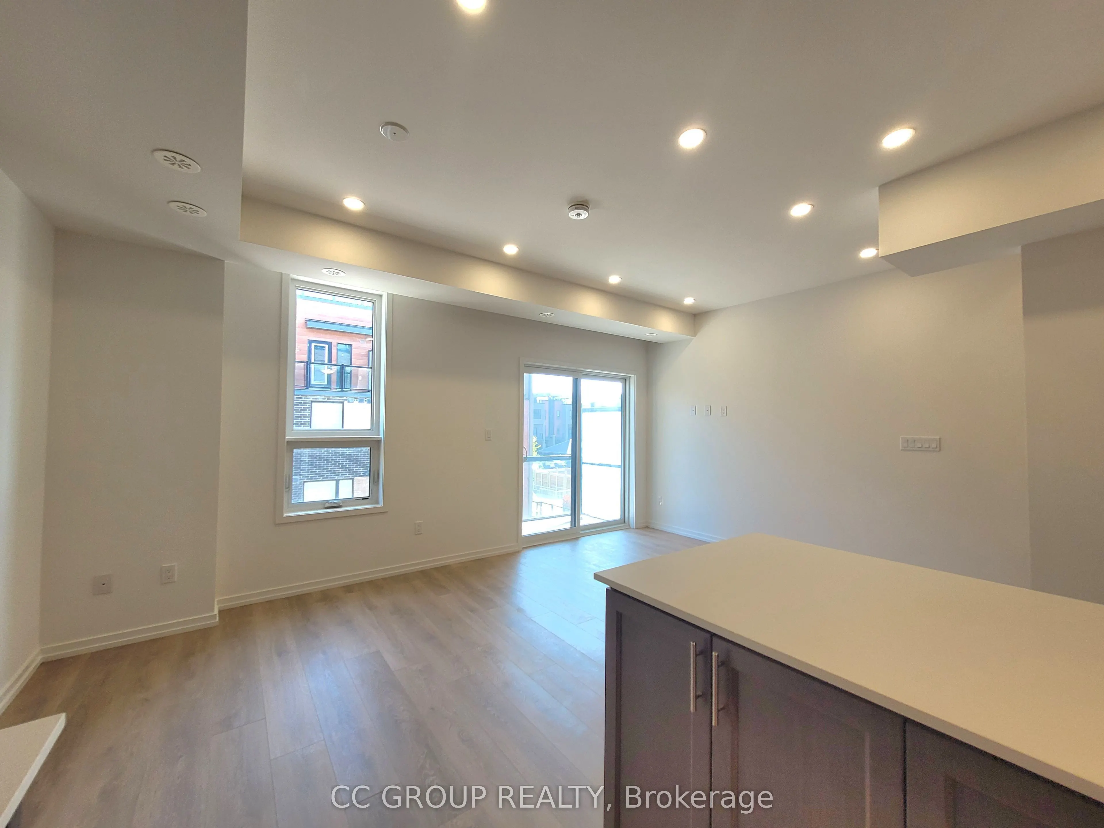 16 Lytham Green Circle, #21