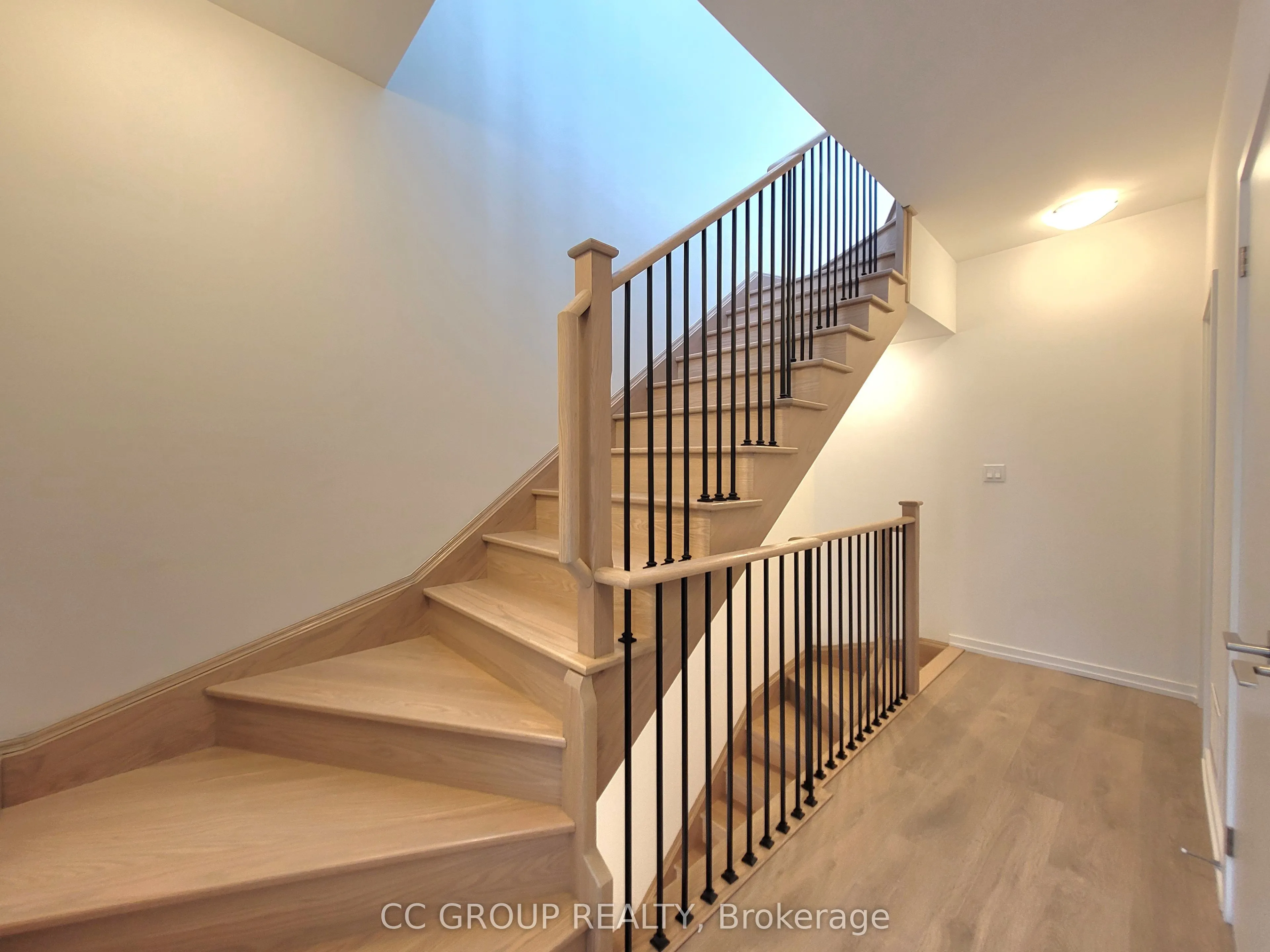 16 Lytham Green Circle, #21