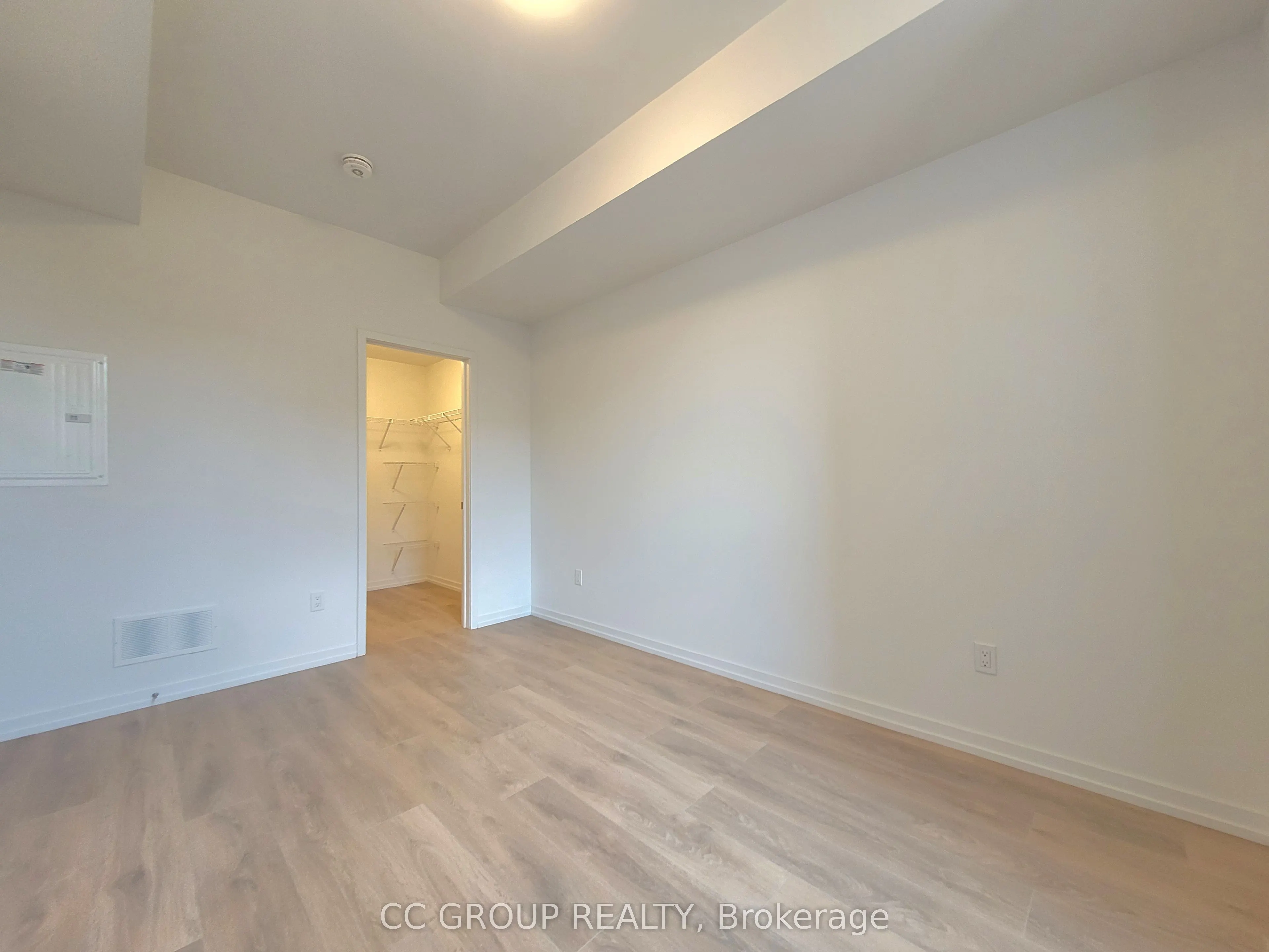 16 Lytham Green Circle, #21