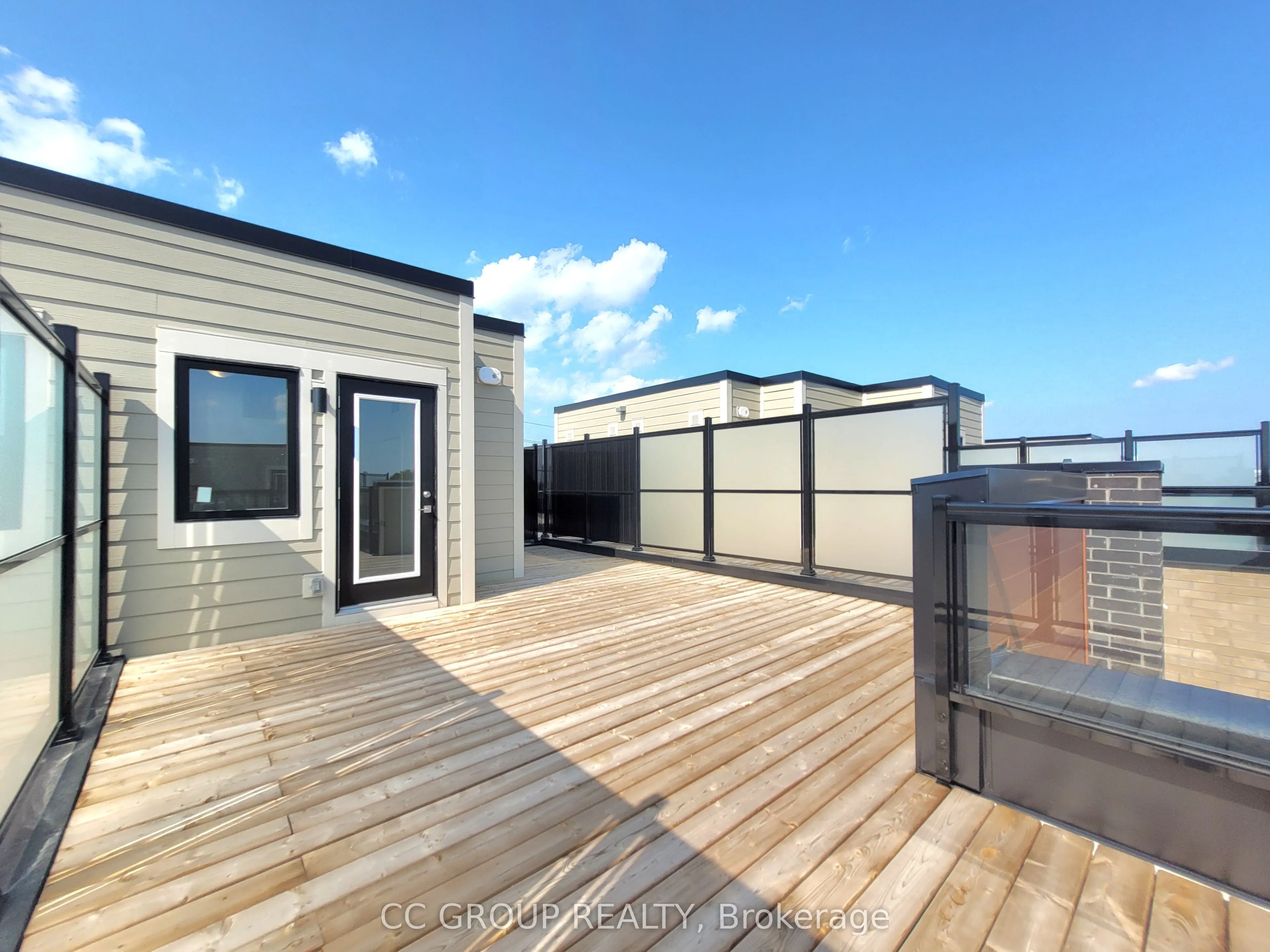 16 Lytham Green Circle, #21