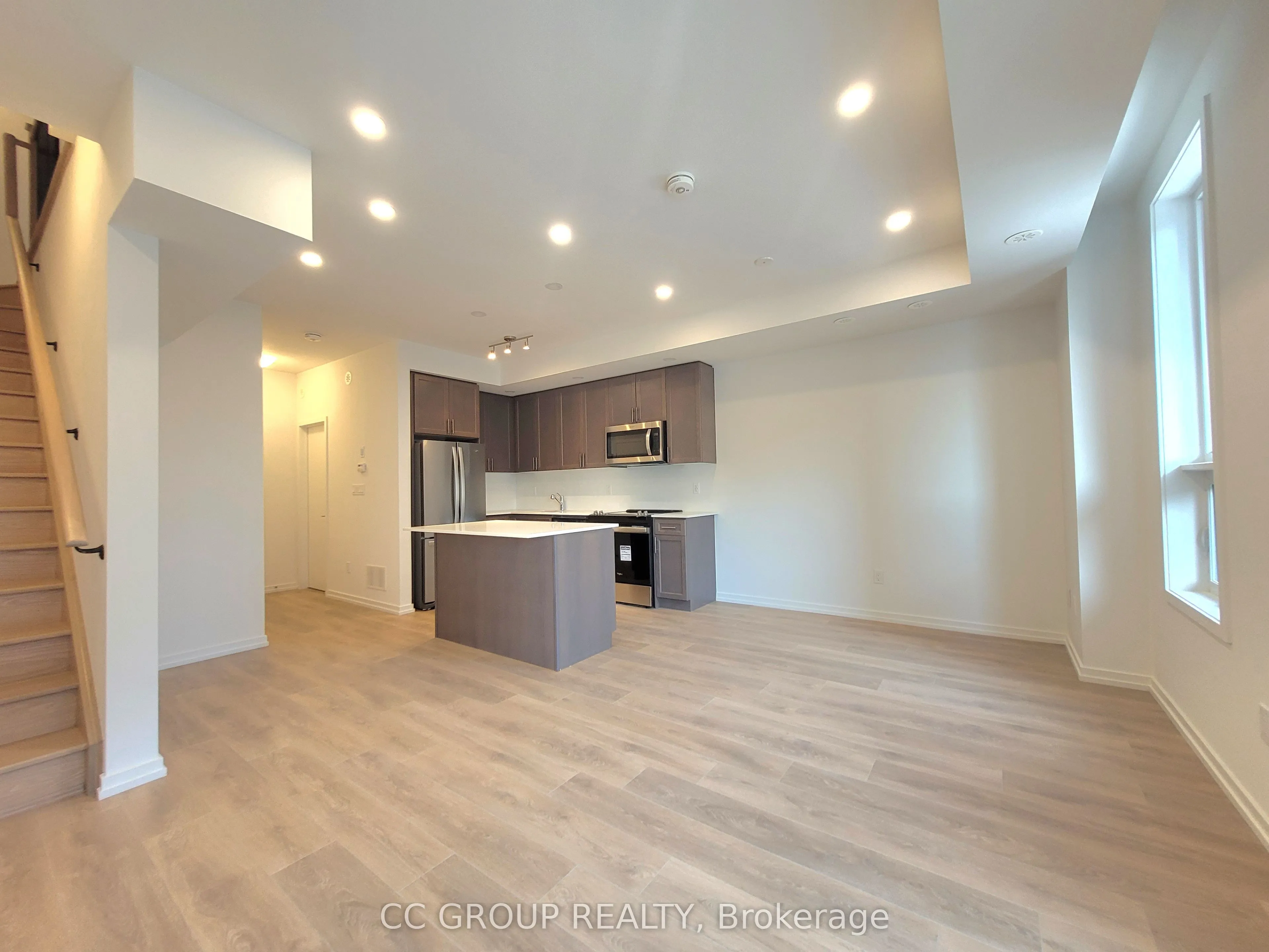 16 Lytham Green Circle, #21