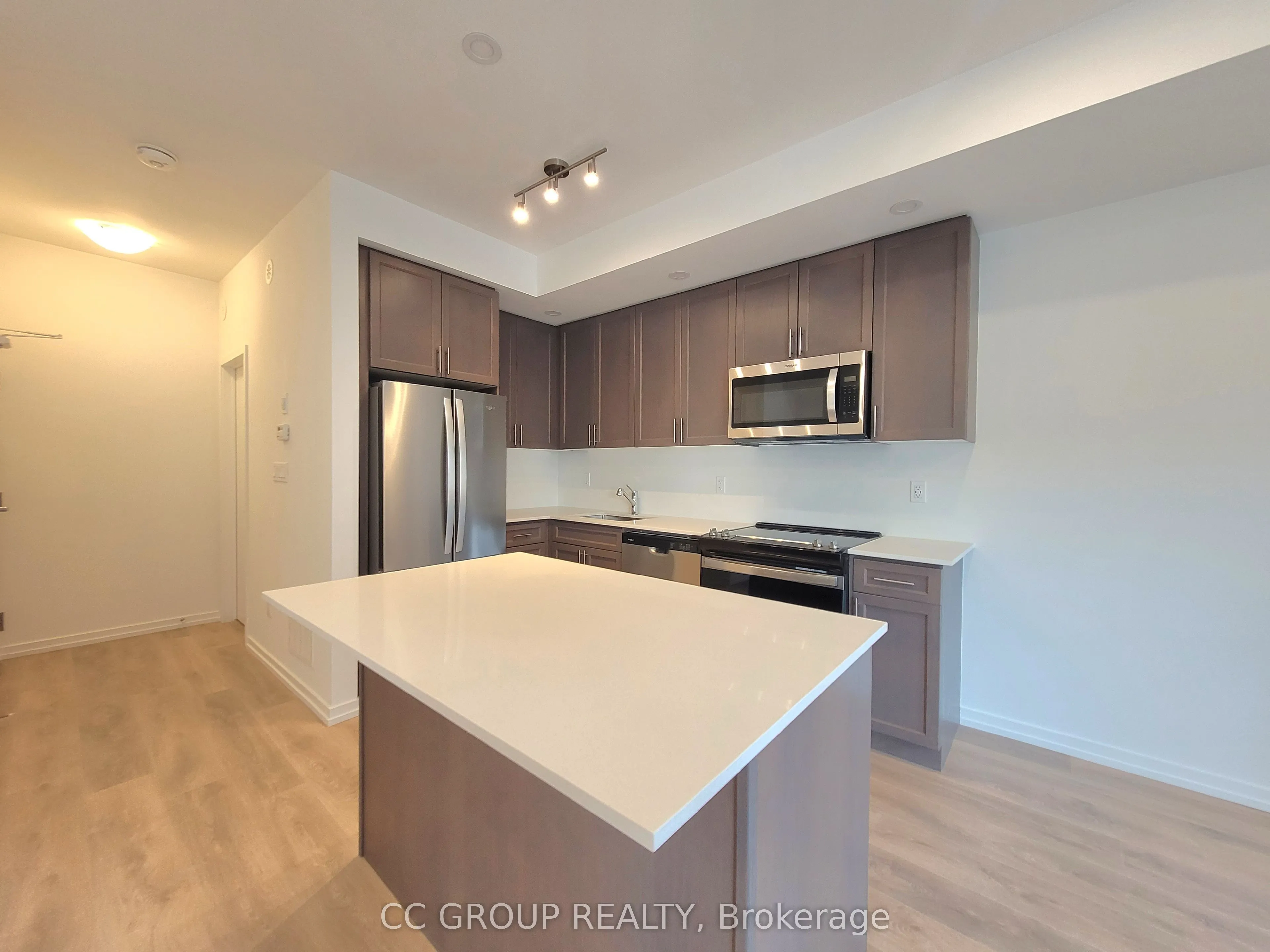 16 Lytham Green Circle, #21