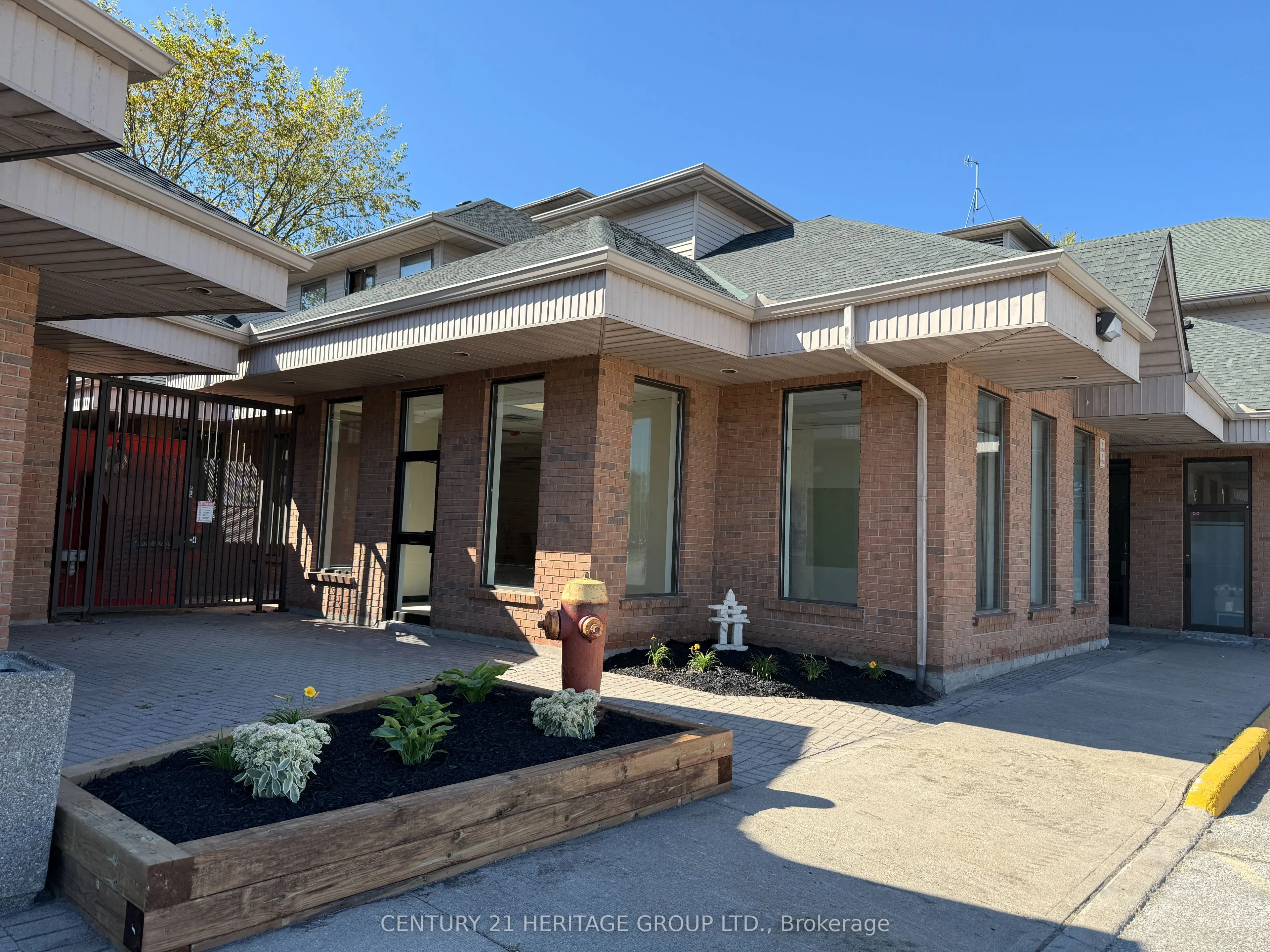 204 Simcoe Avenue, #3-7