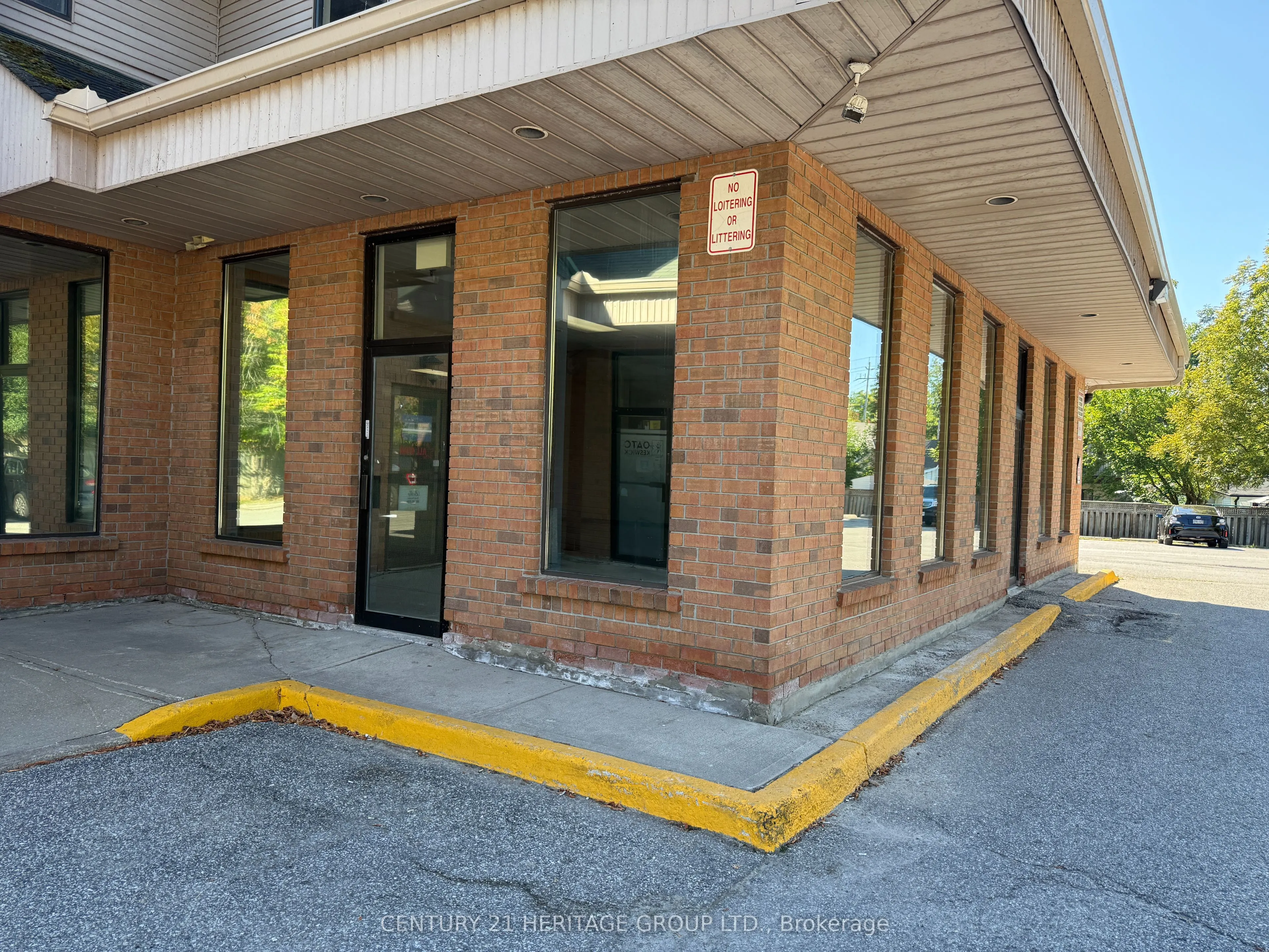 204 Simcoe Avenue, #3-7