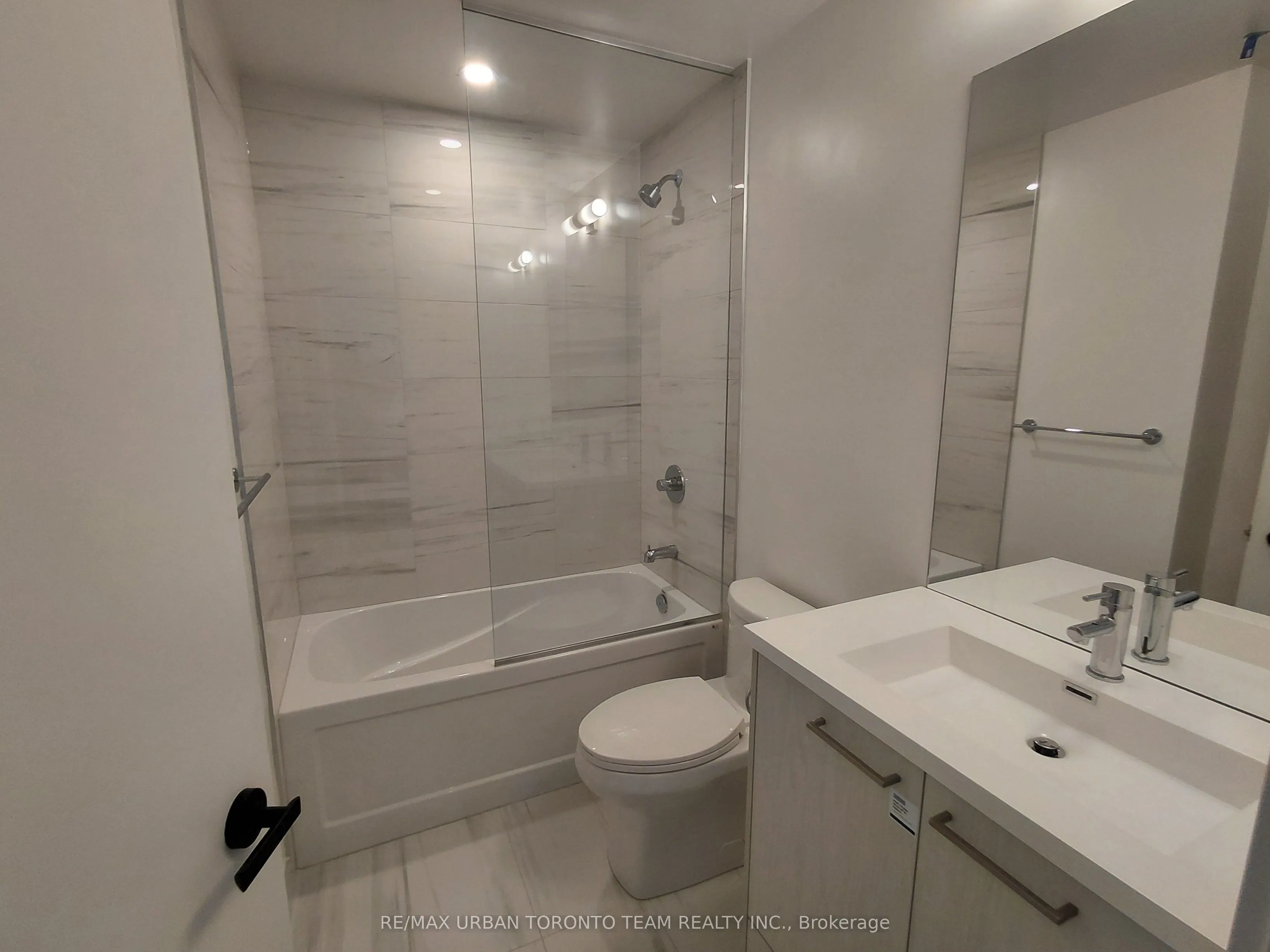 28 Interchange Way, #3007