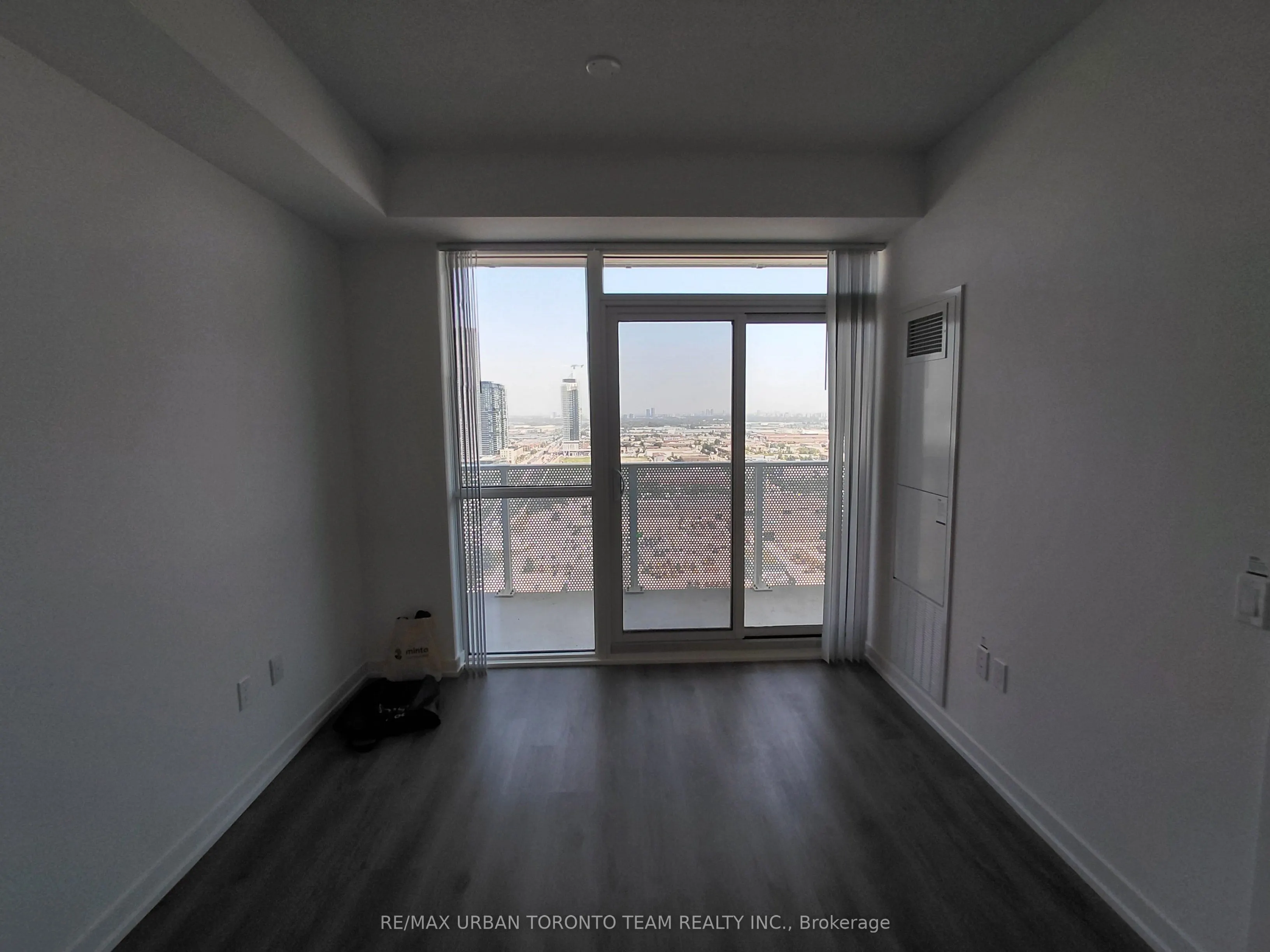 28 Interchange Way, #3007