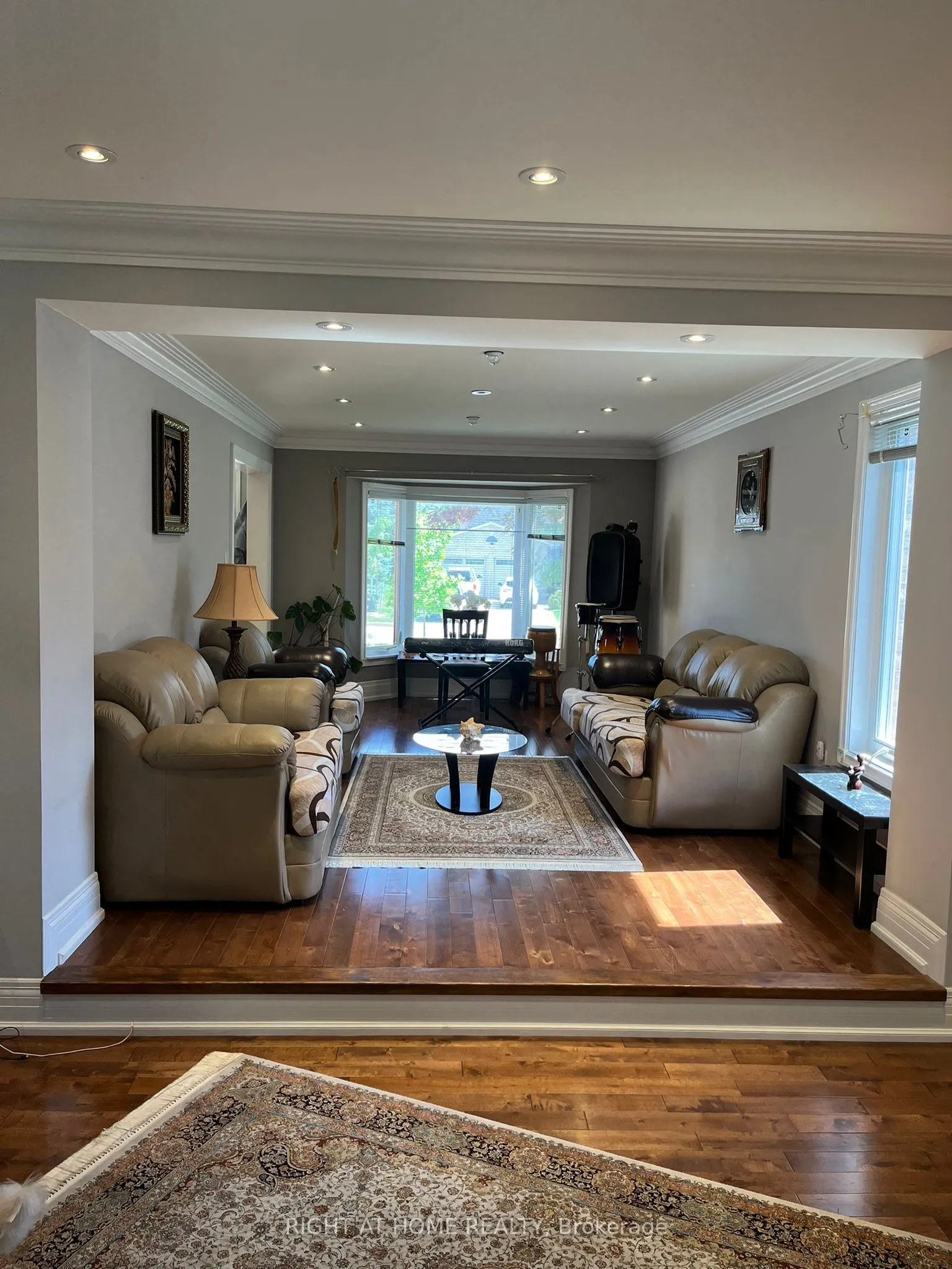 382 Chambers Crescent, #Upper