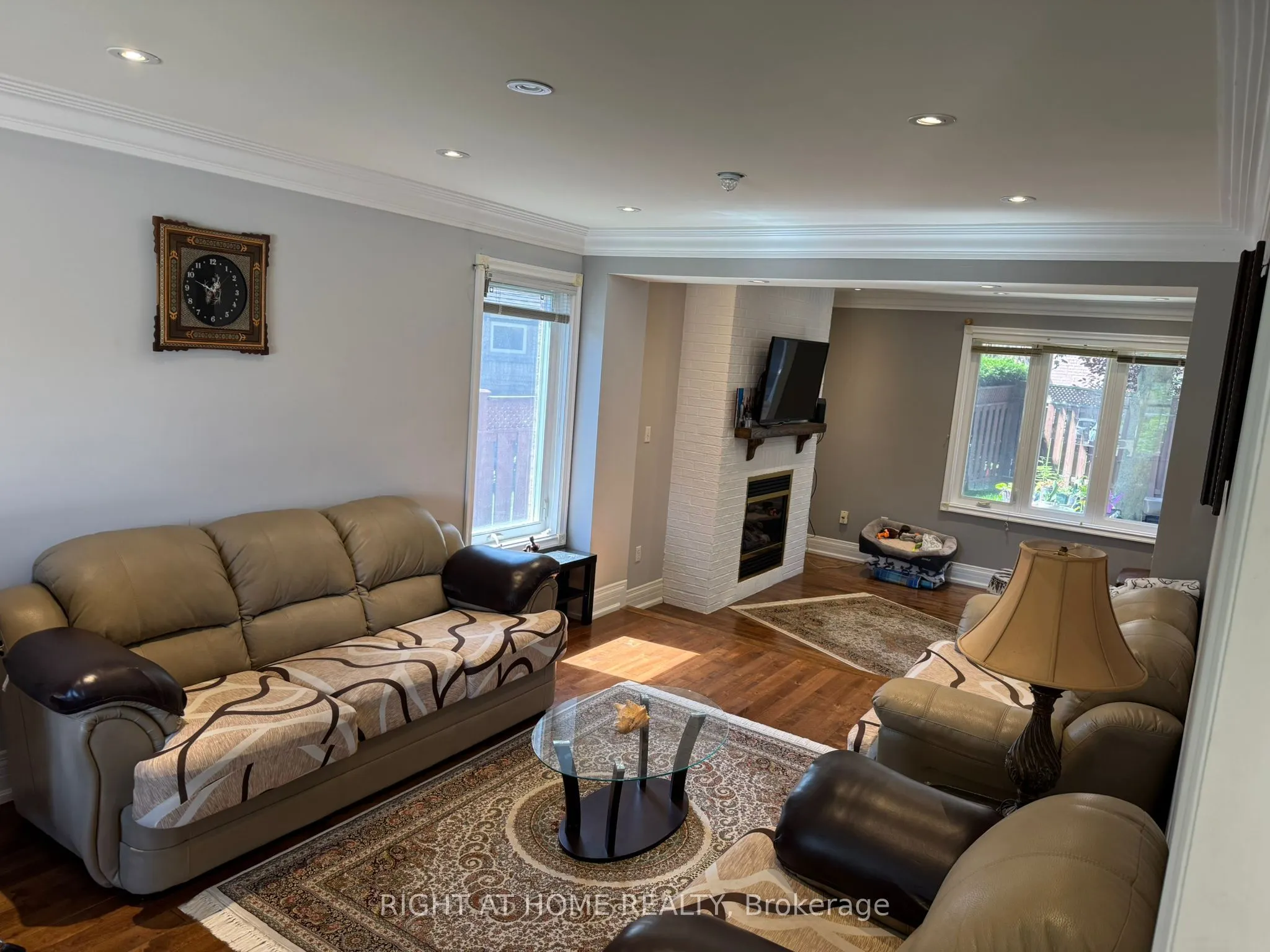 382 Chambers Crescent, #Upper