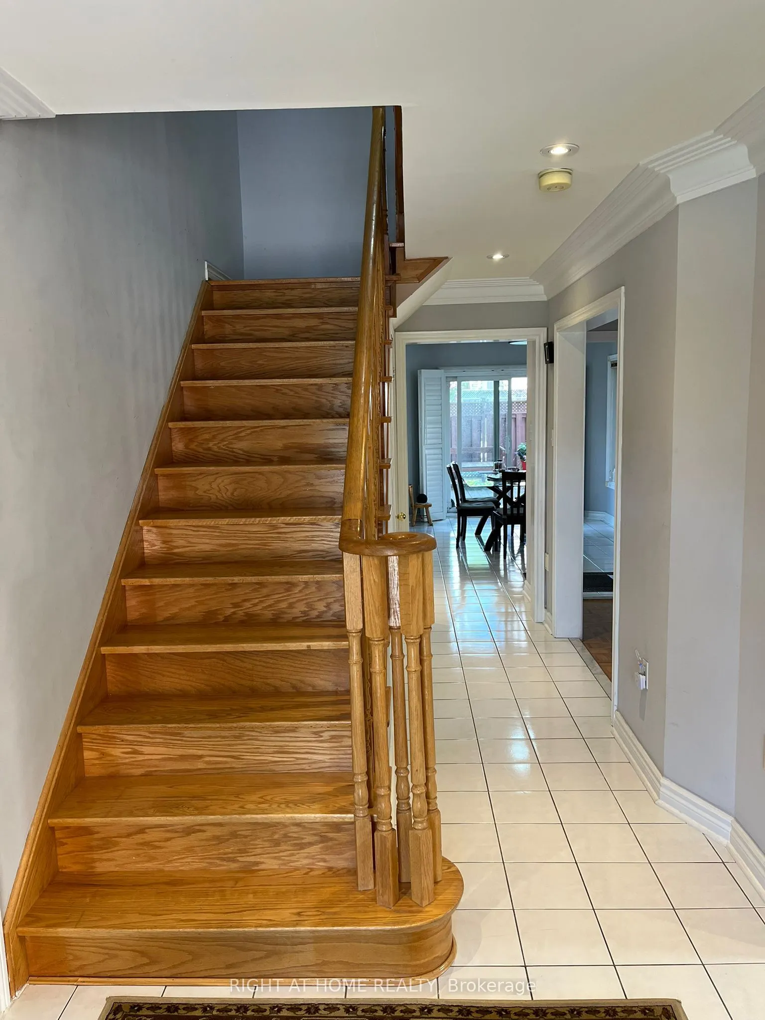 382 Chambers Crescent, #Upper