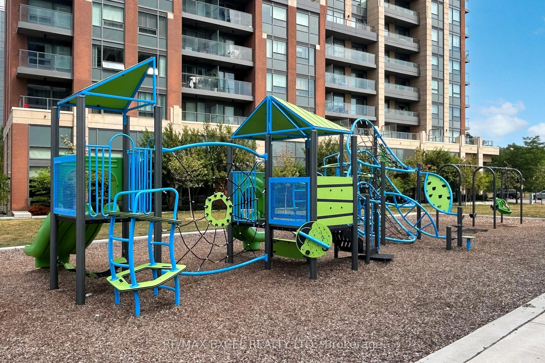 18 Uptown Drive, #207