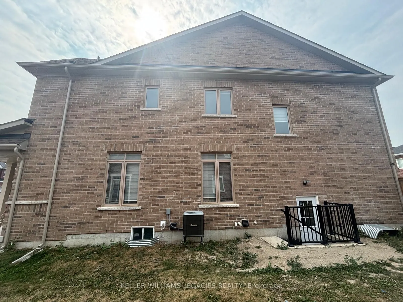 2300 Grainger Loop