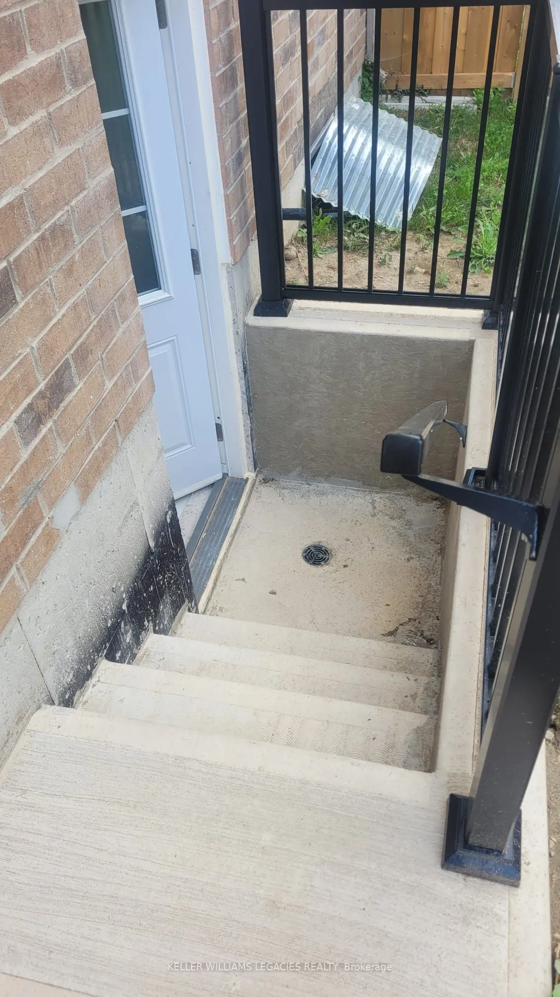 2300 Grainger Loop