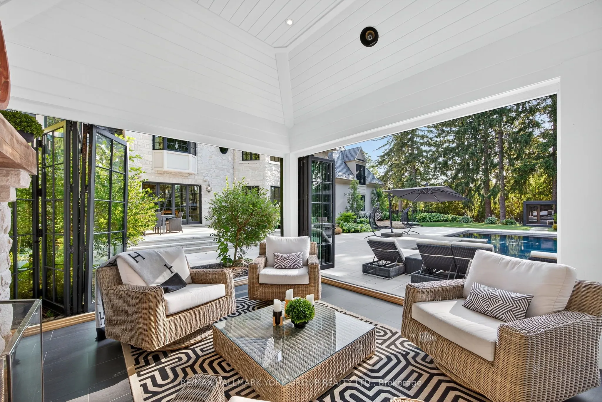 108 Kennedy Street W