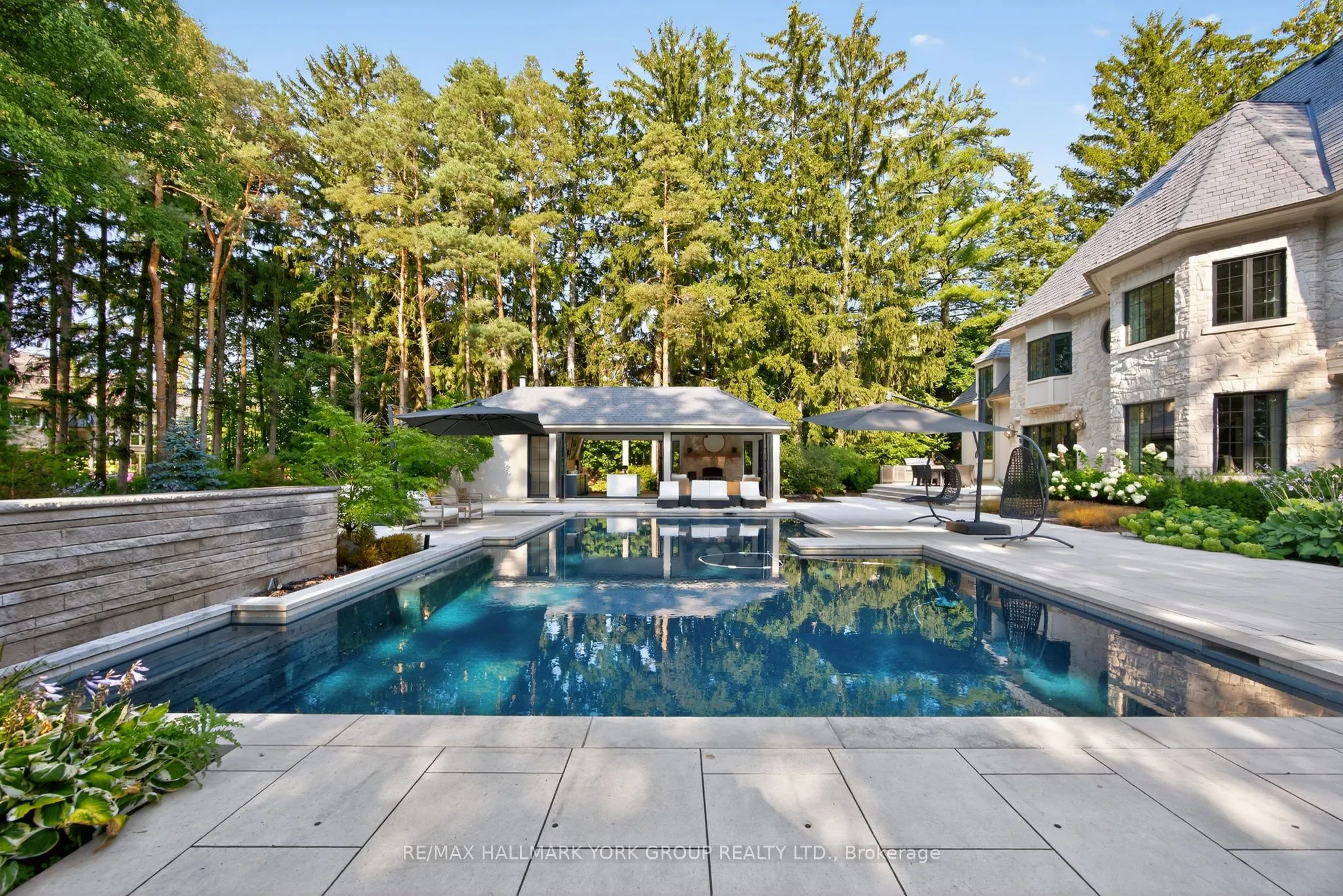 108 Kennedy Street W