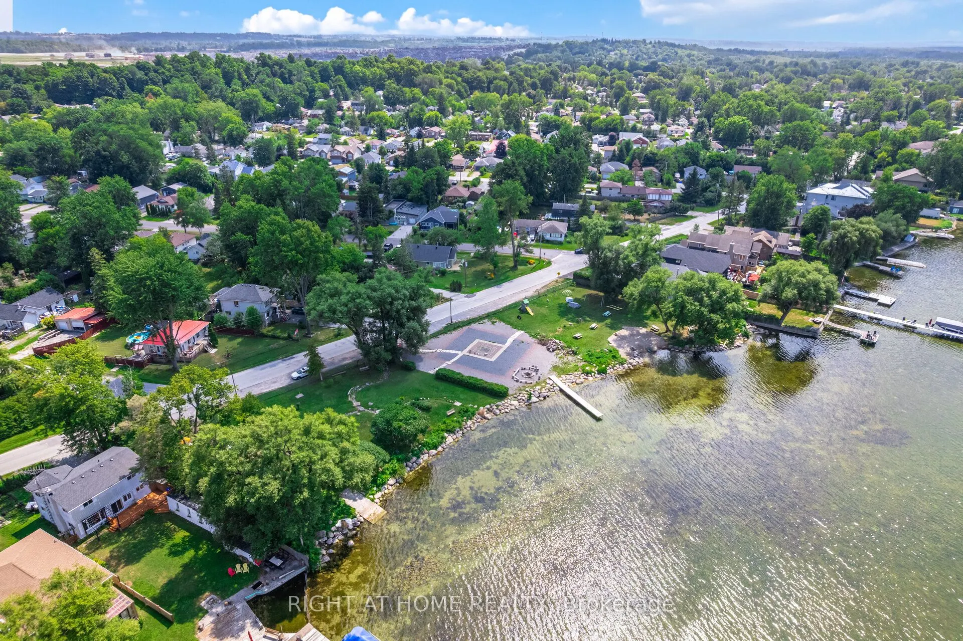 428 Lake Drive S