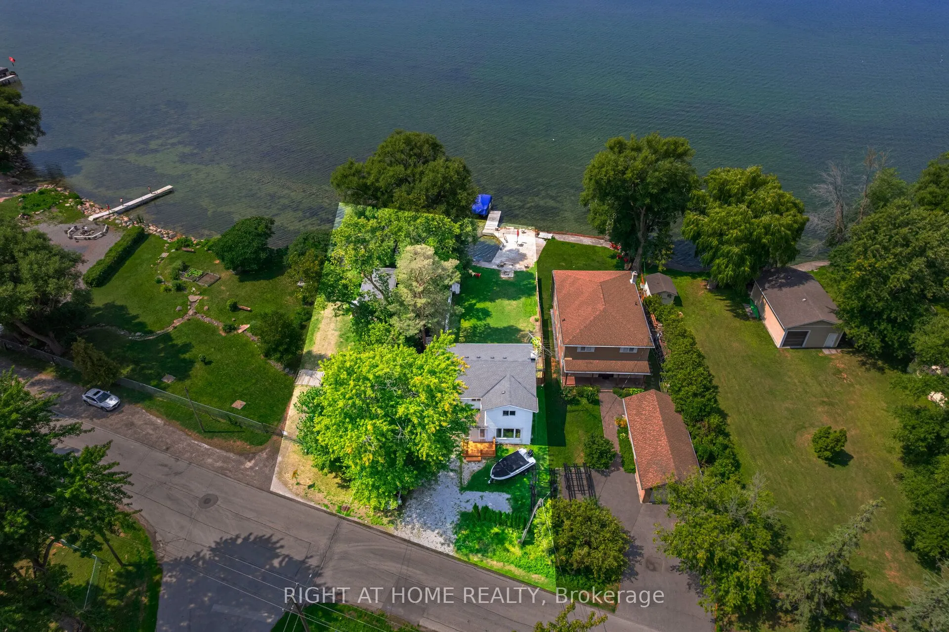 428 Lake Drive S