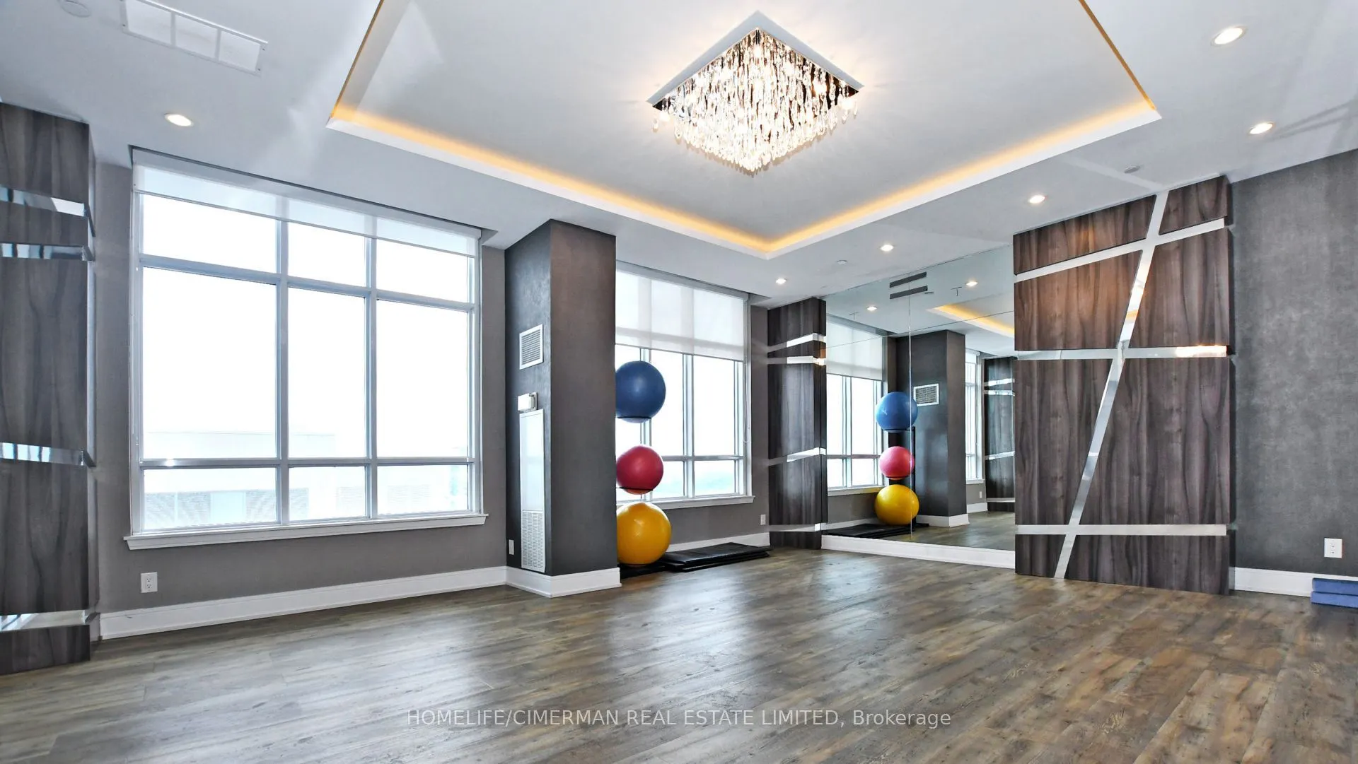 9199 Yonge Street, #809