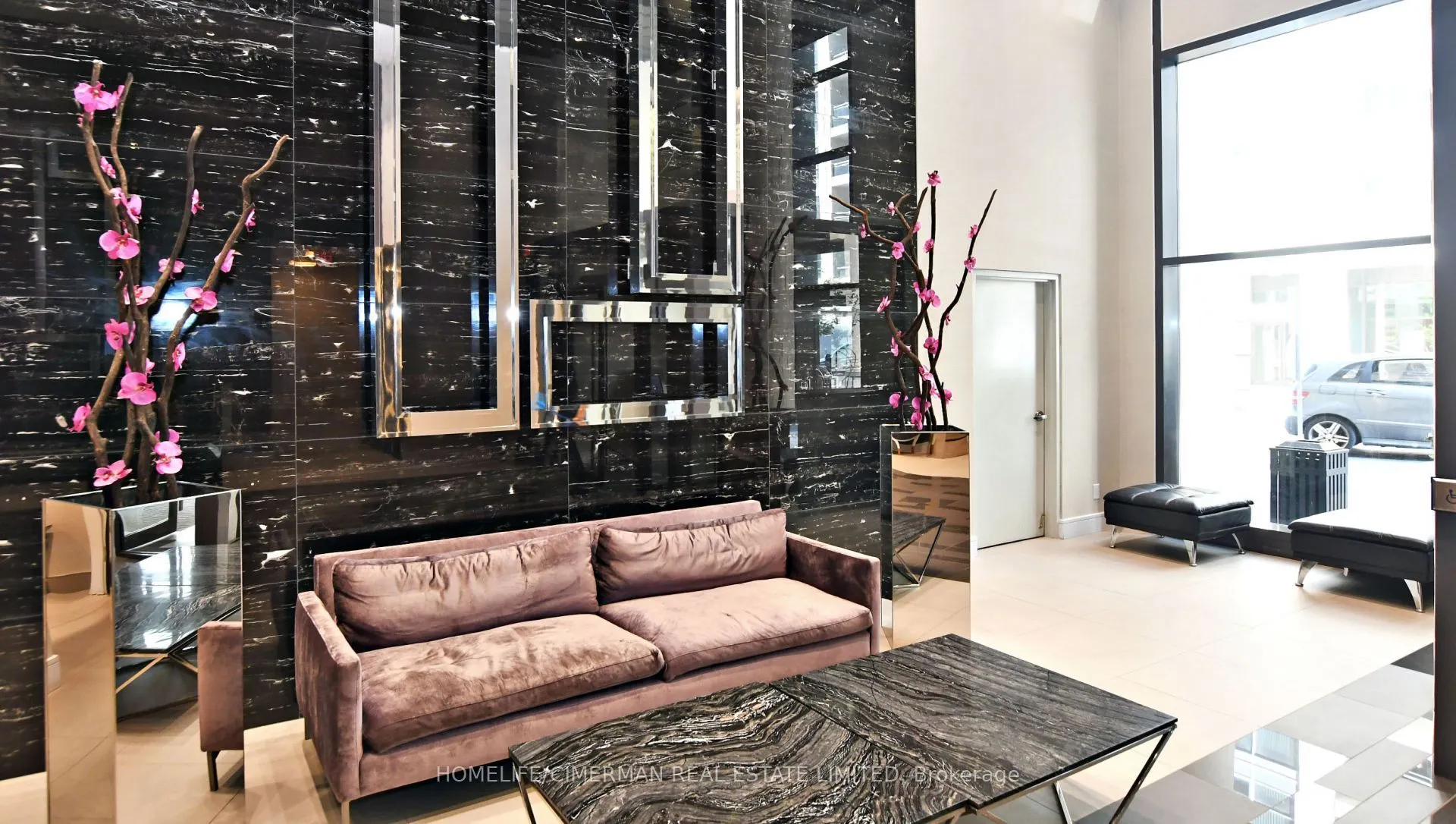 9199 Yonge Street, #809