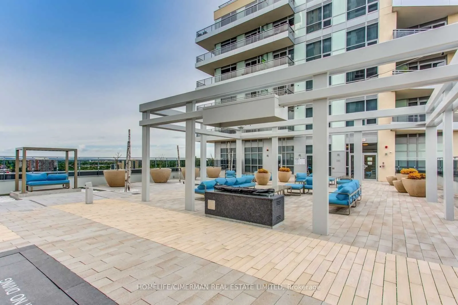 9199 Yonge Street, #809