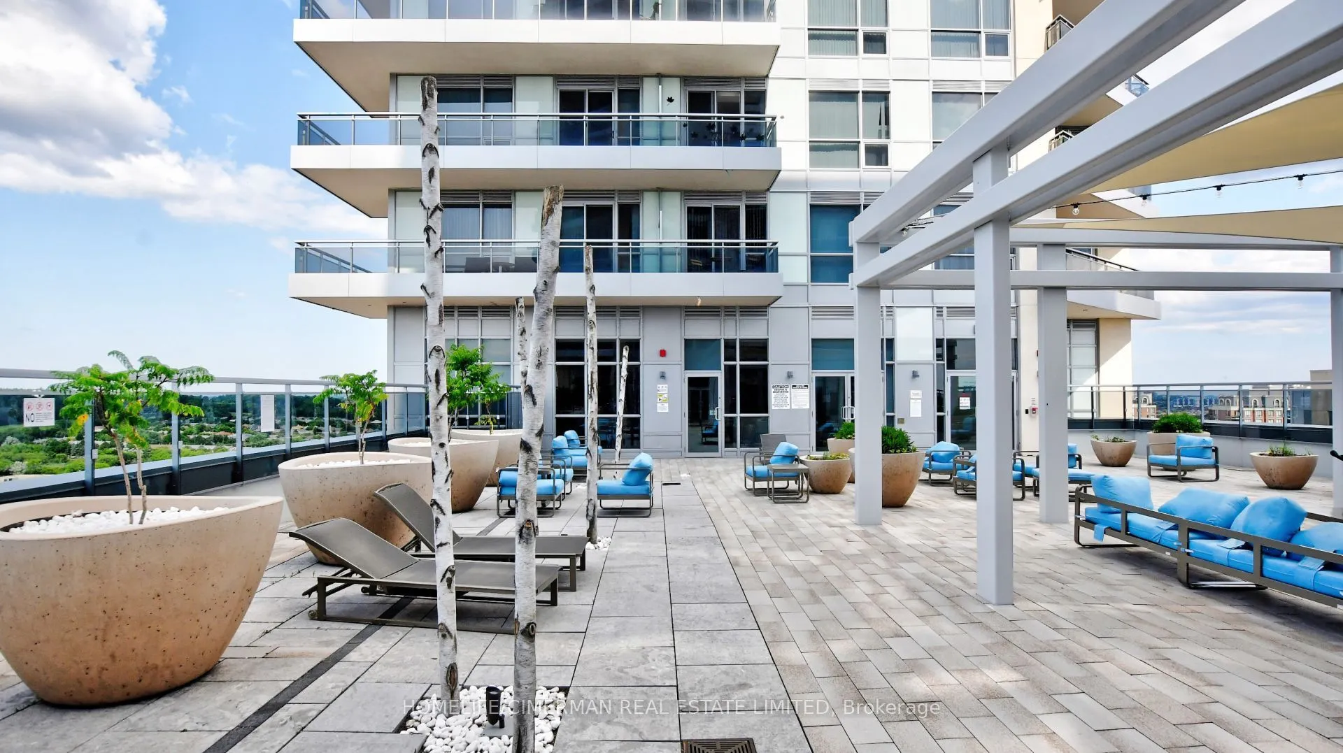 9199 Yonge Street, #809