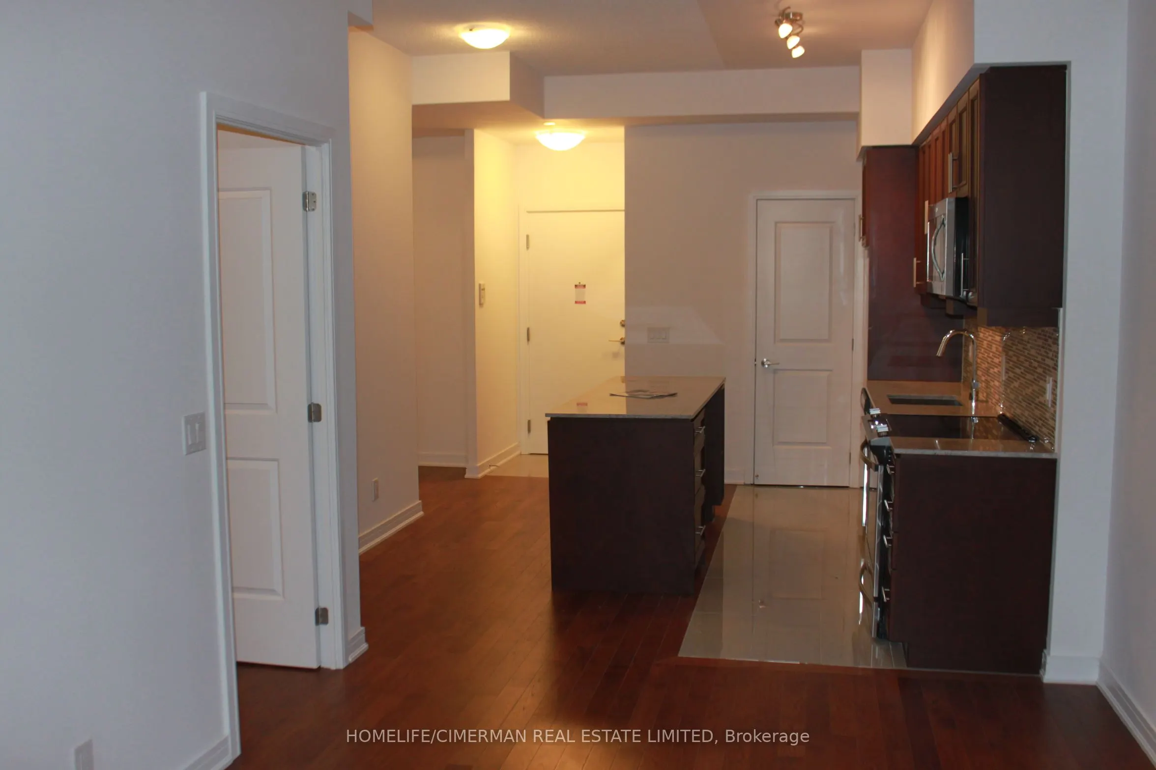 9199 Yonge Street, #809