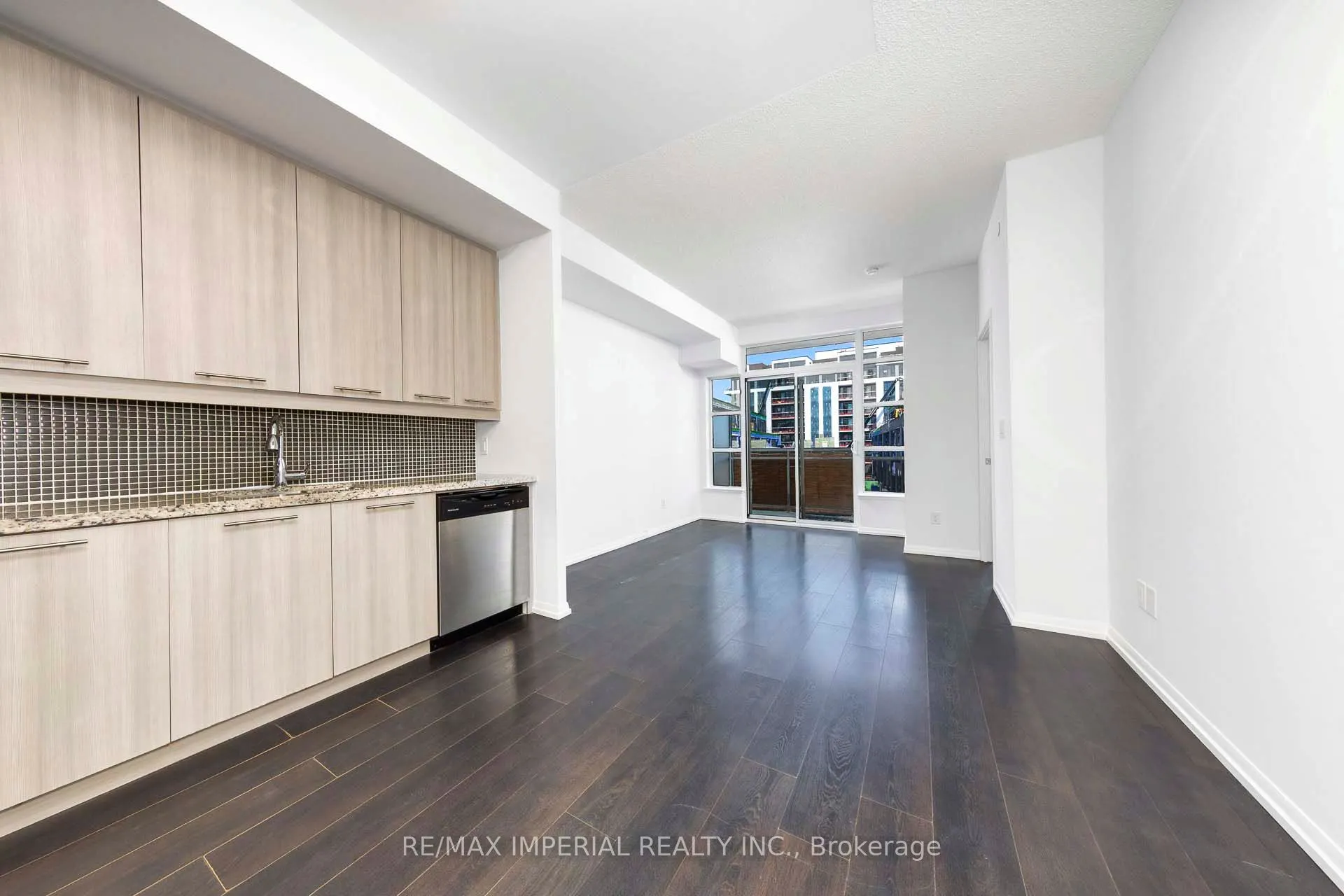 540 bur oak Avenue, #530