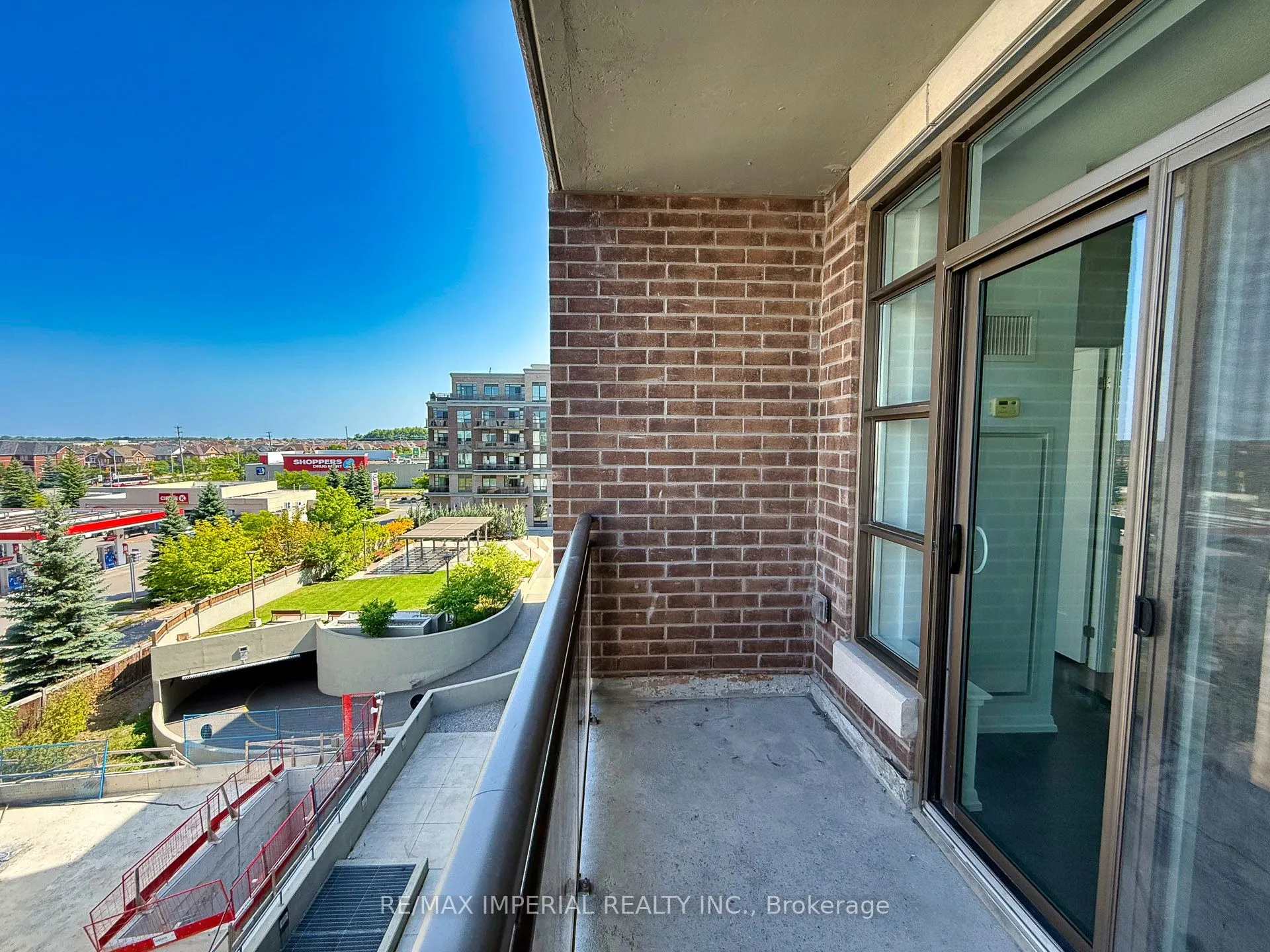 540 bur oak Avenue, #530