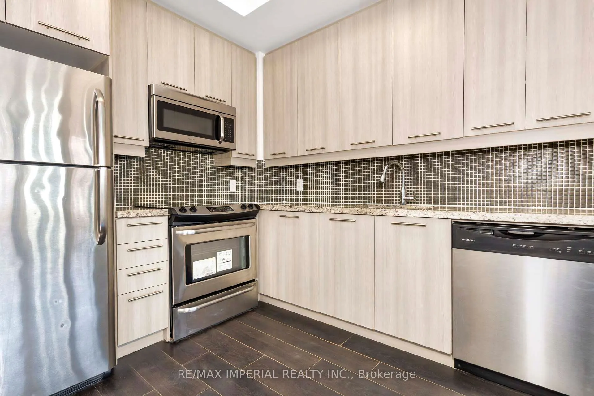 540 bur oak Avenue, #530