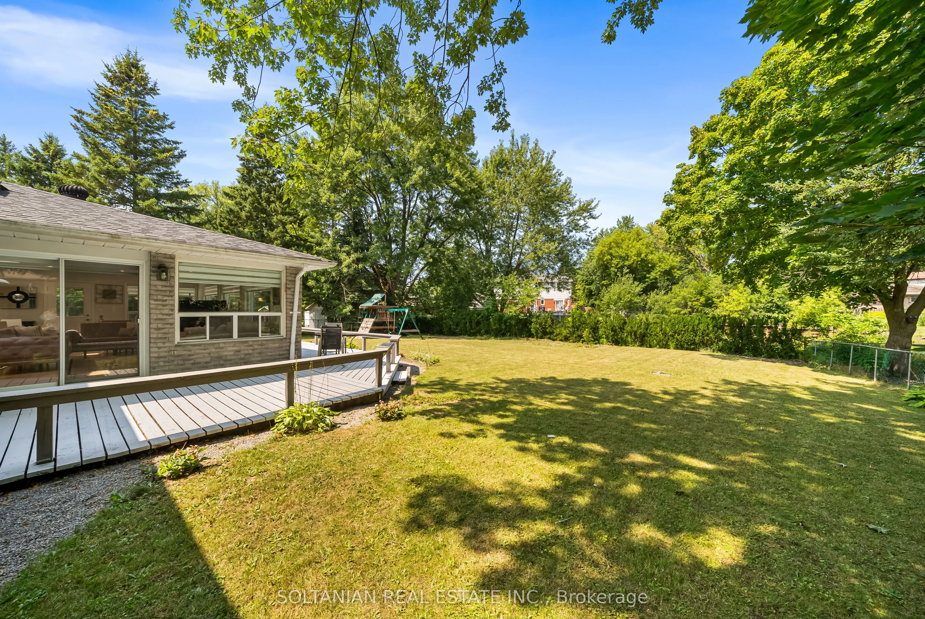 66 Lakeland Crescent