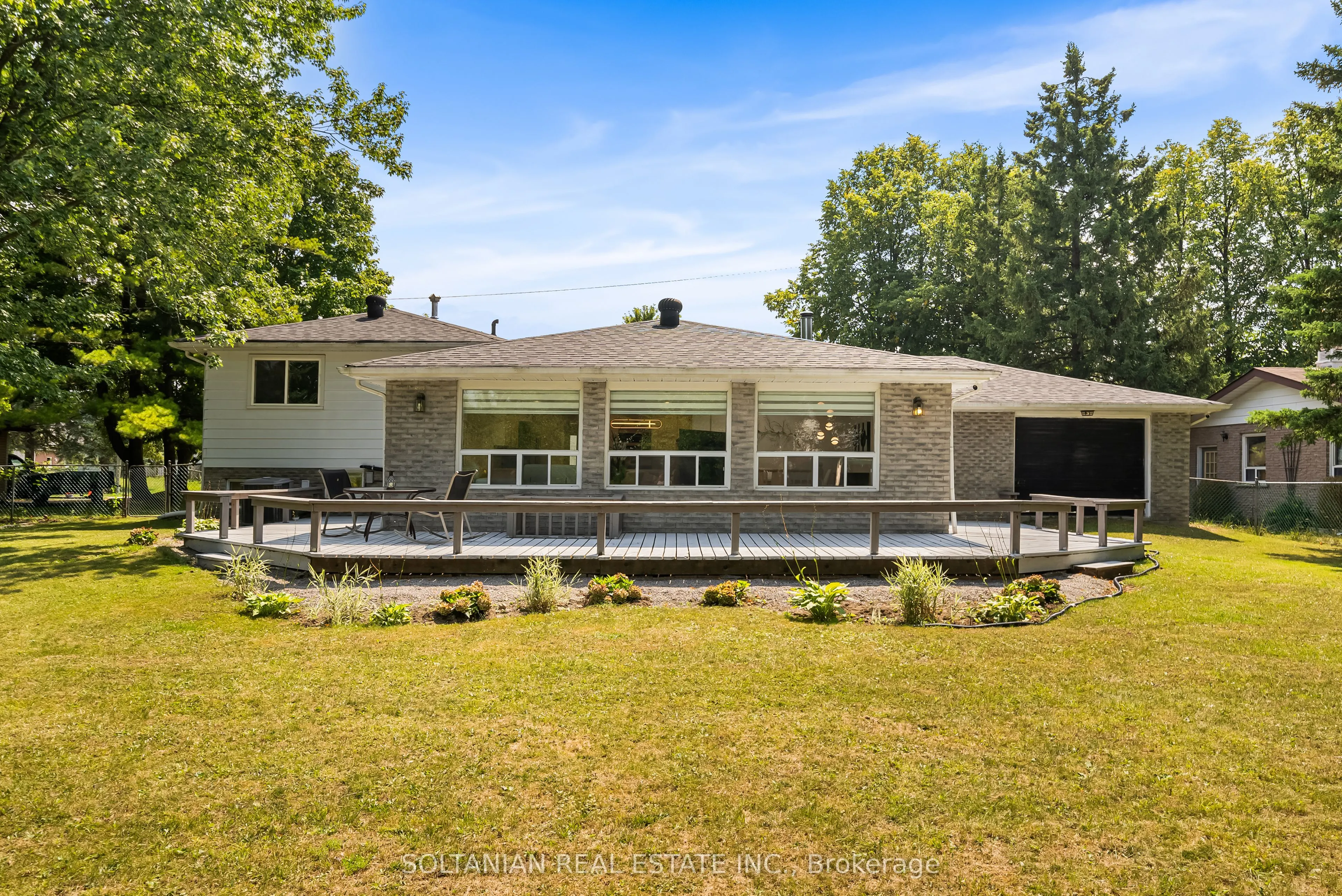 66 Lakeland Crescent