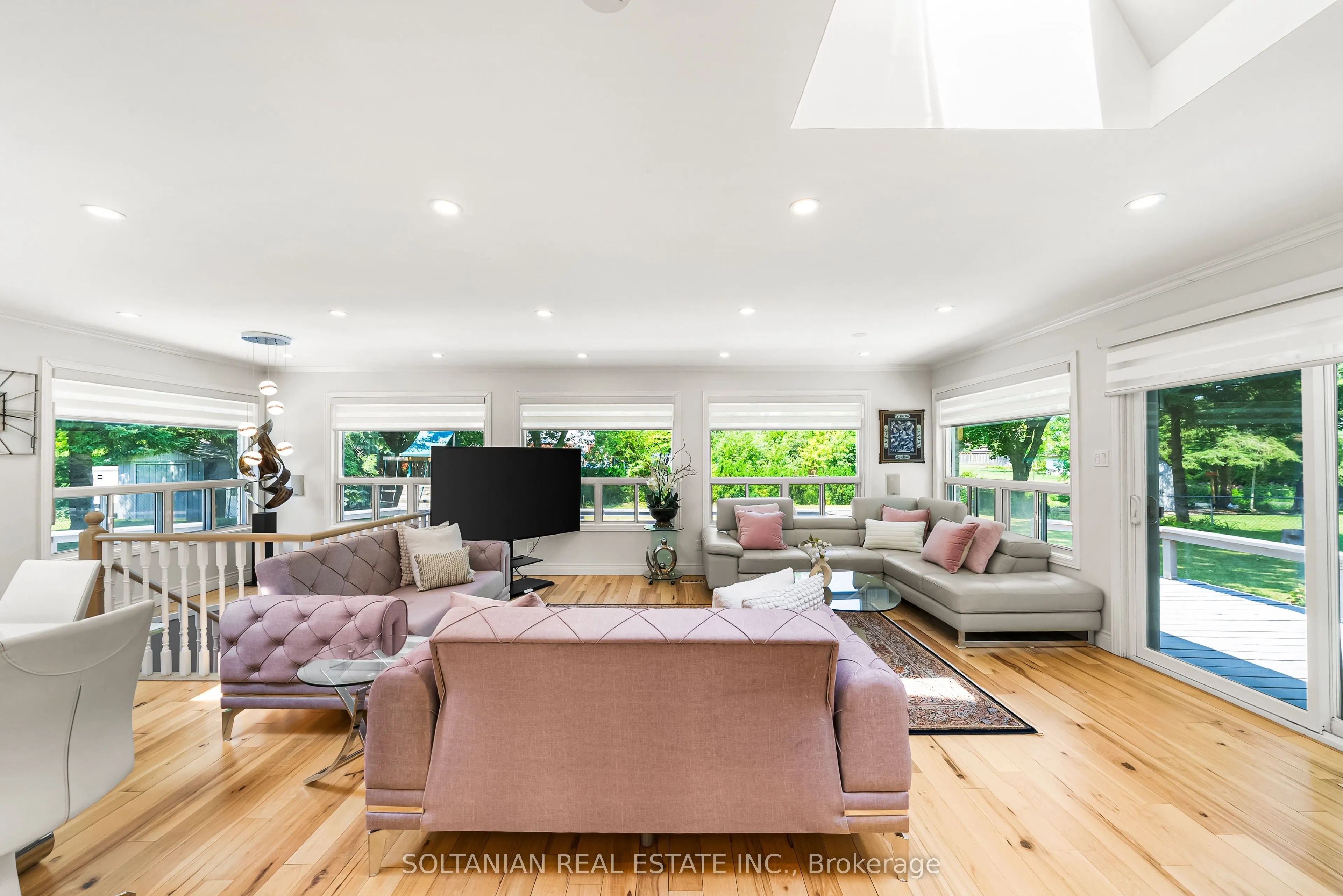 66 Lakeland Crescent