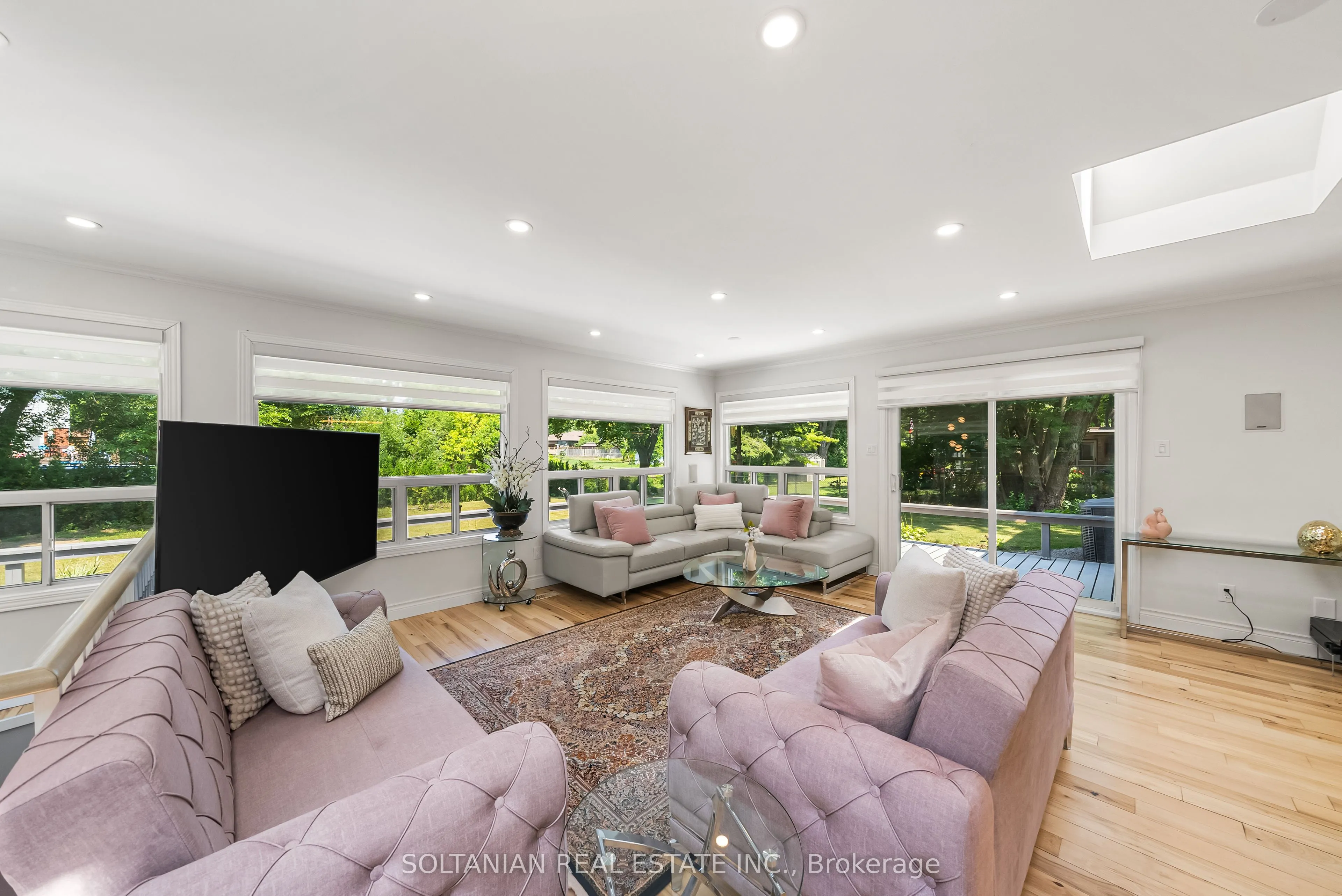 66 Lakeland Crescent