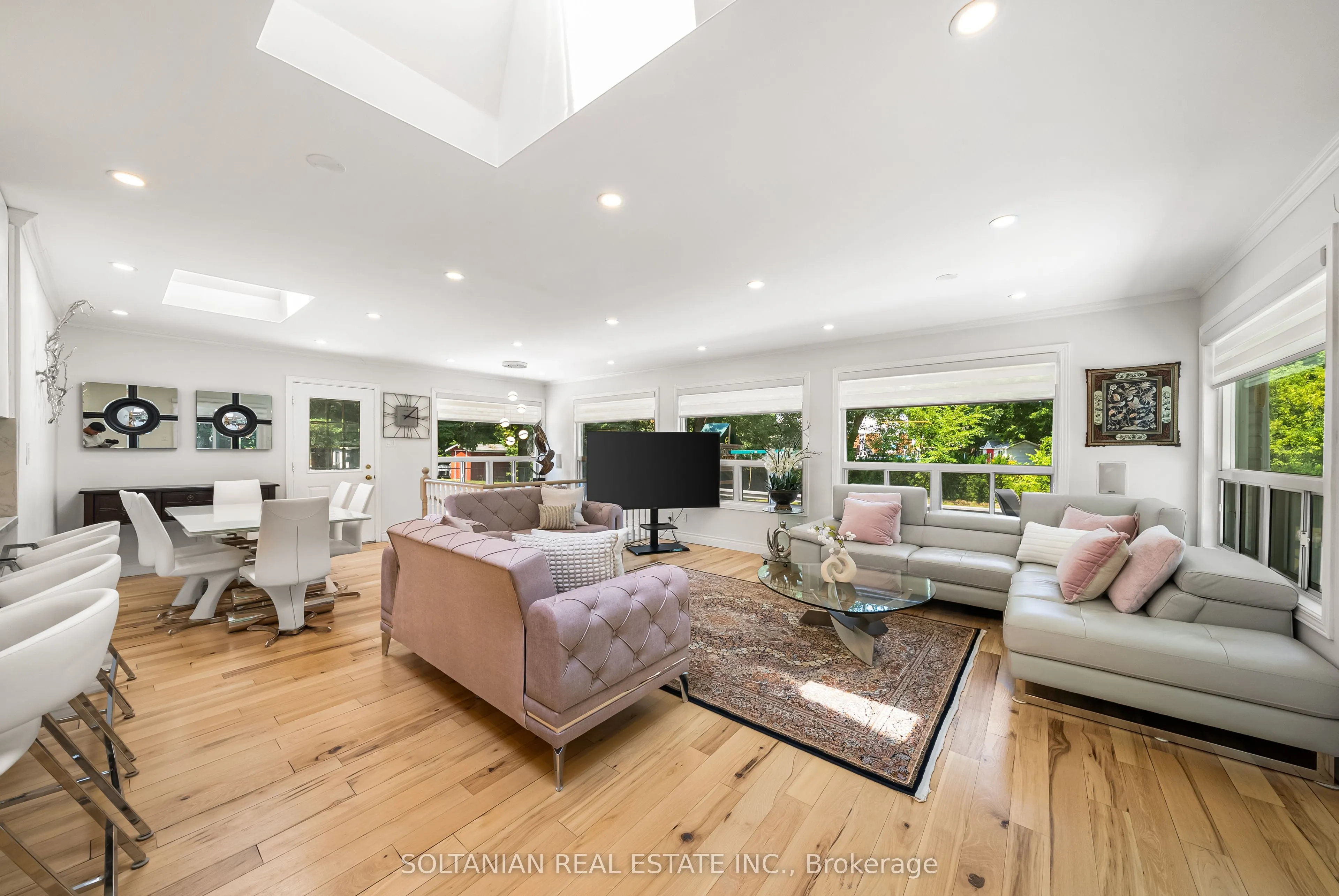 66 Lakeland Crescent