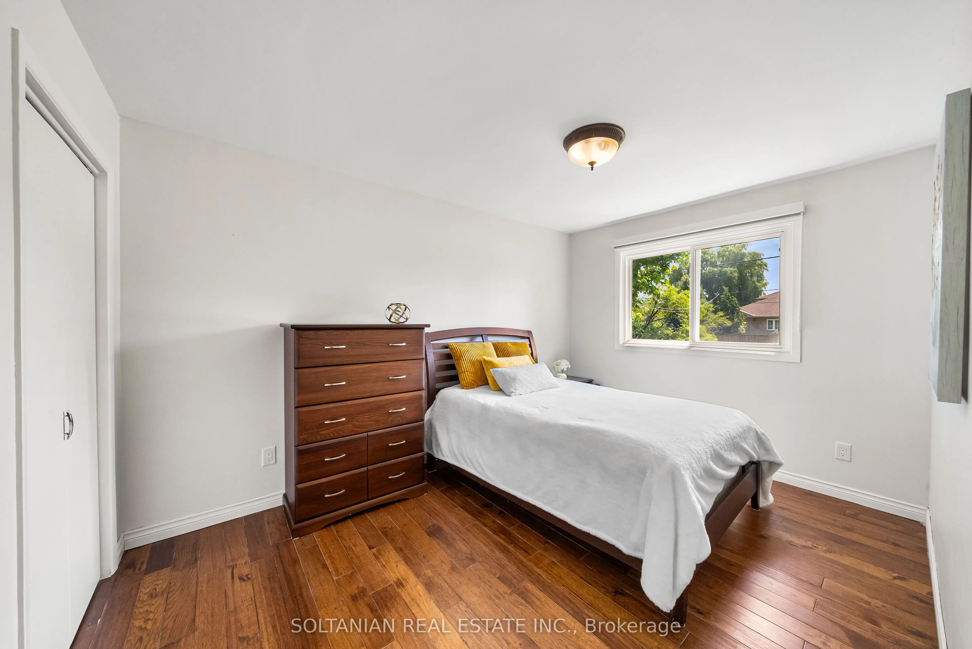 66 Lakeland Crescent