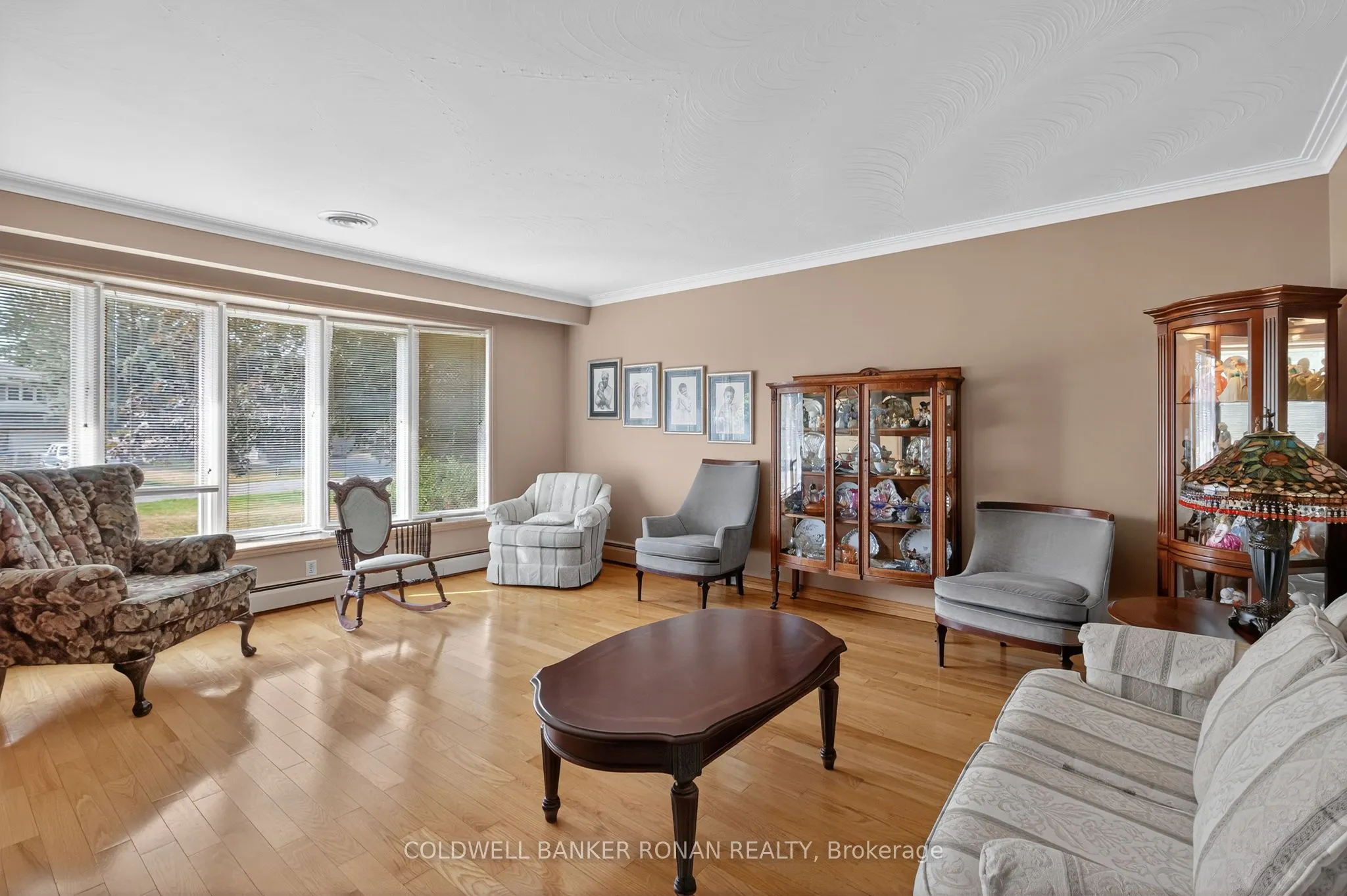 8 Douglas Drive