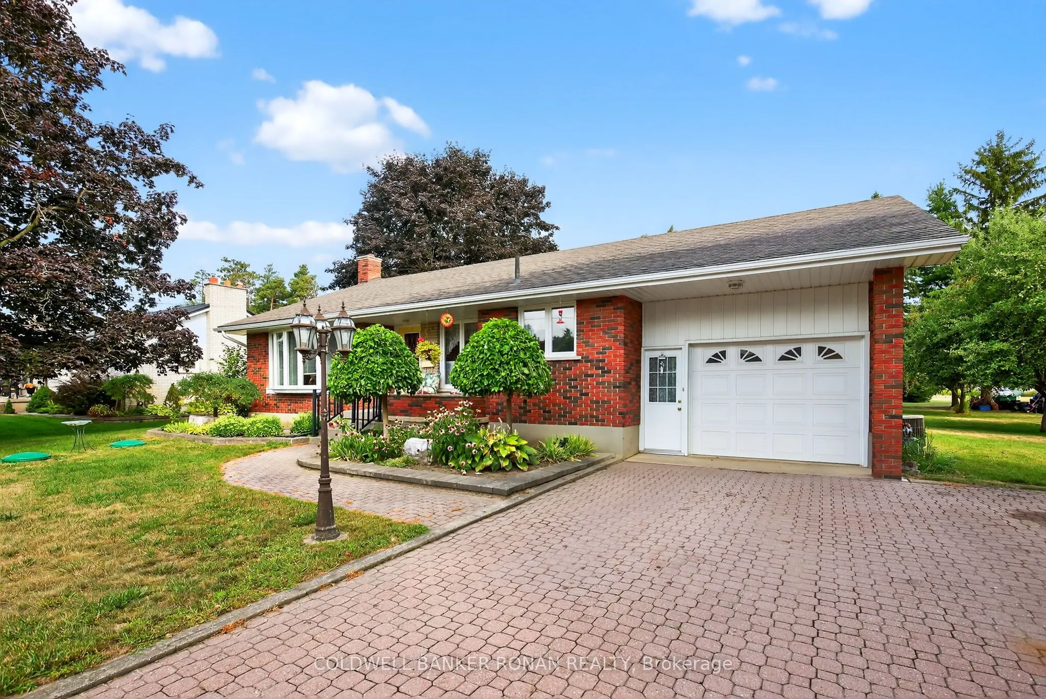 8 Douglas Drive