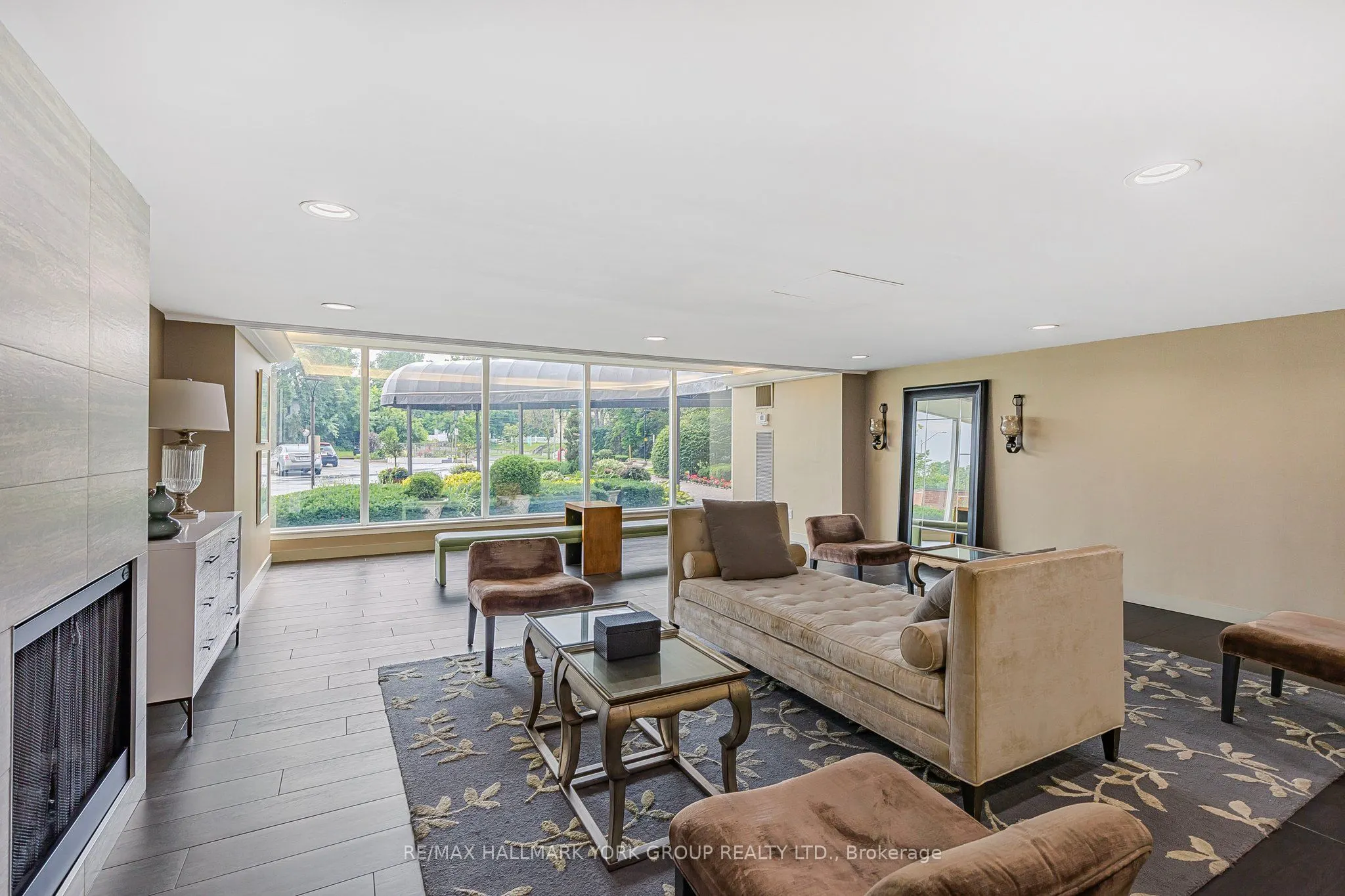 7811 Yonge Street, #1007