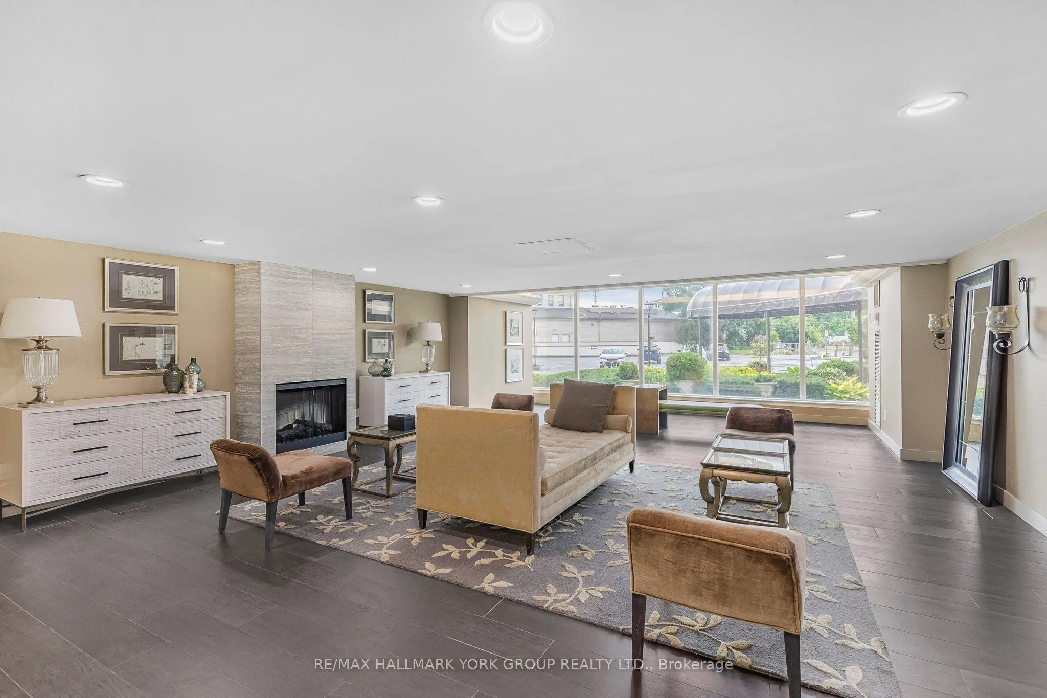 7811 Yonge Street, #1007