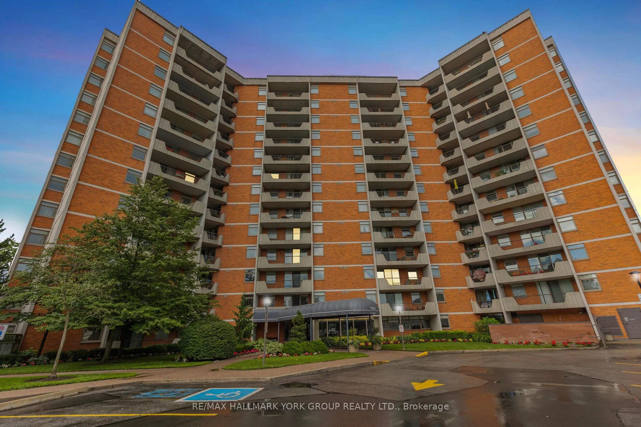 7811 Yonge Street #1007