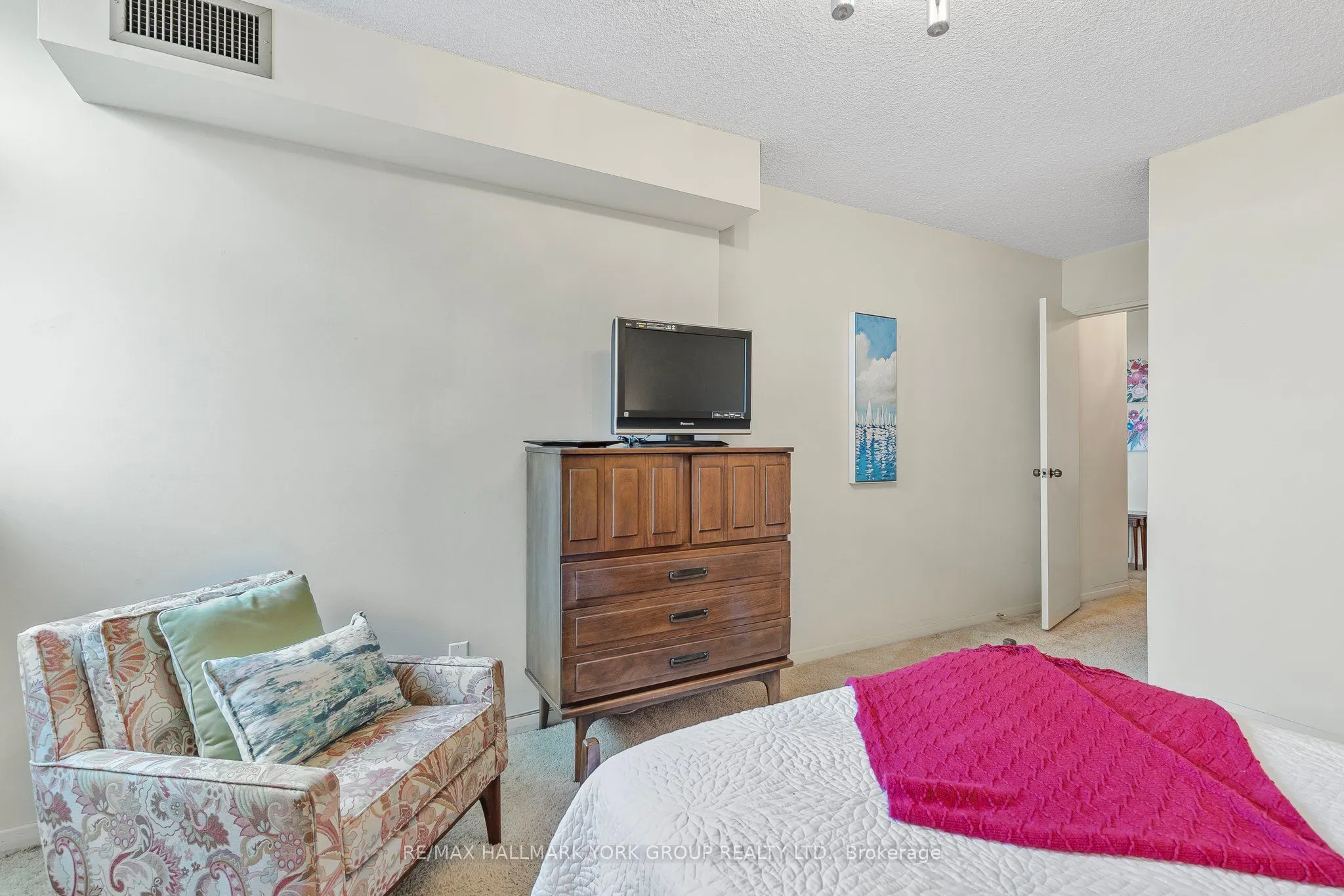 7811 Yonge Street, #1007