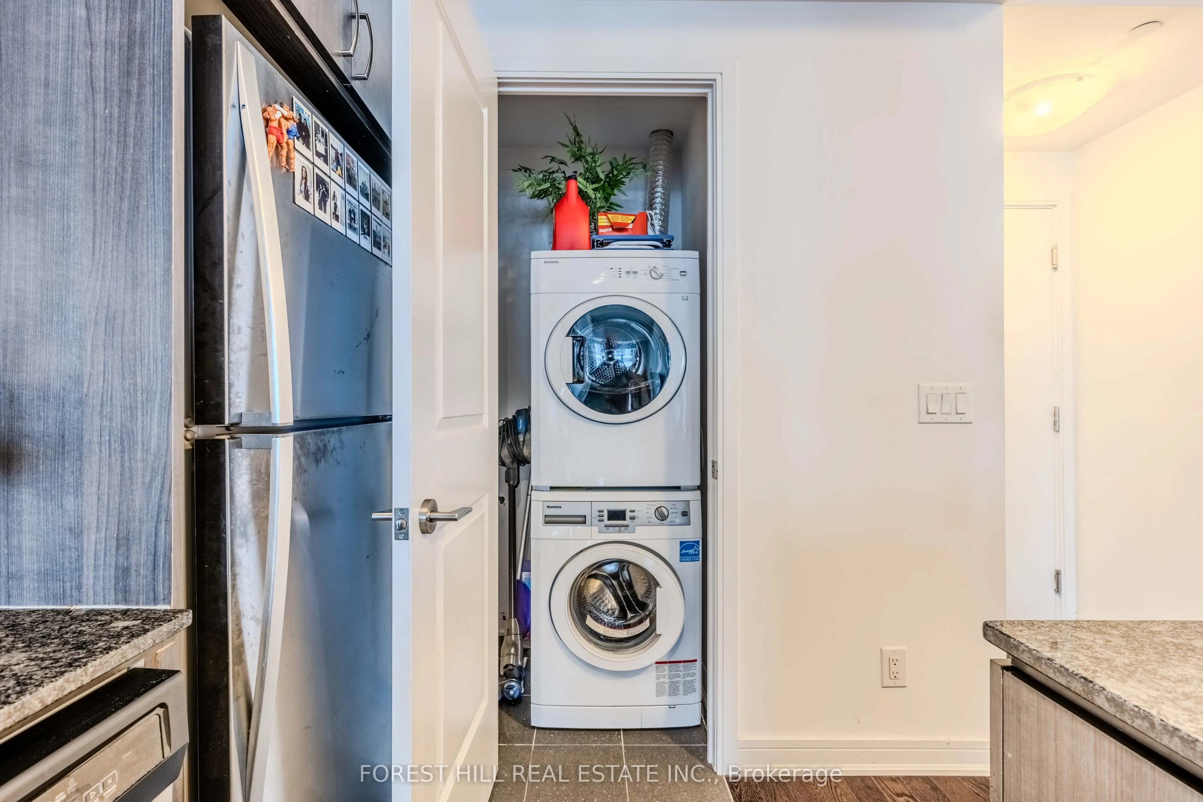 9191 Yonge Street, #SW908