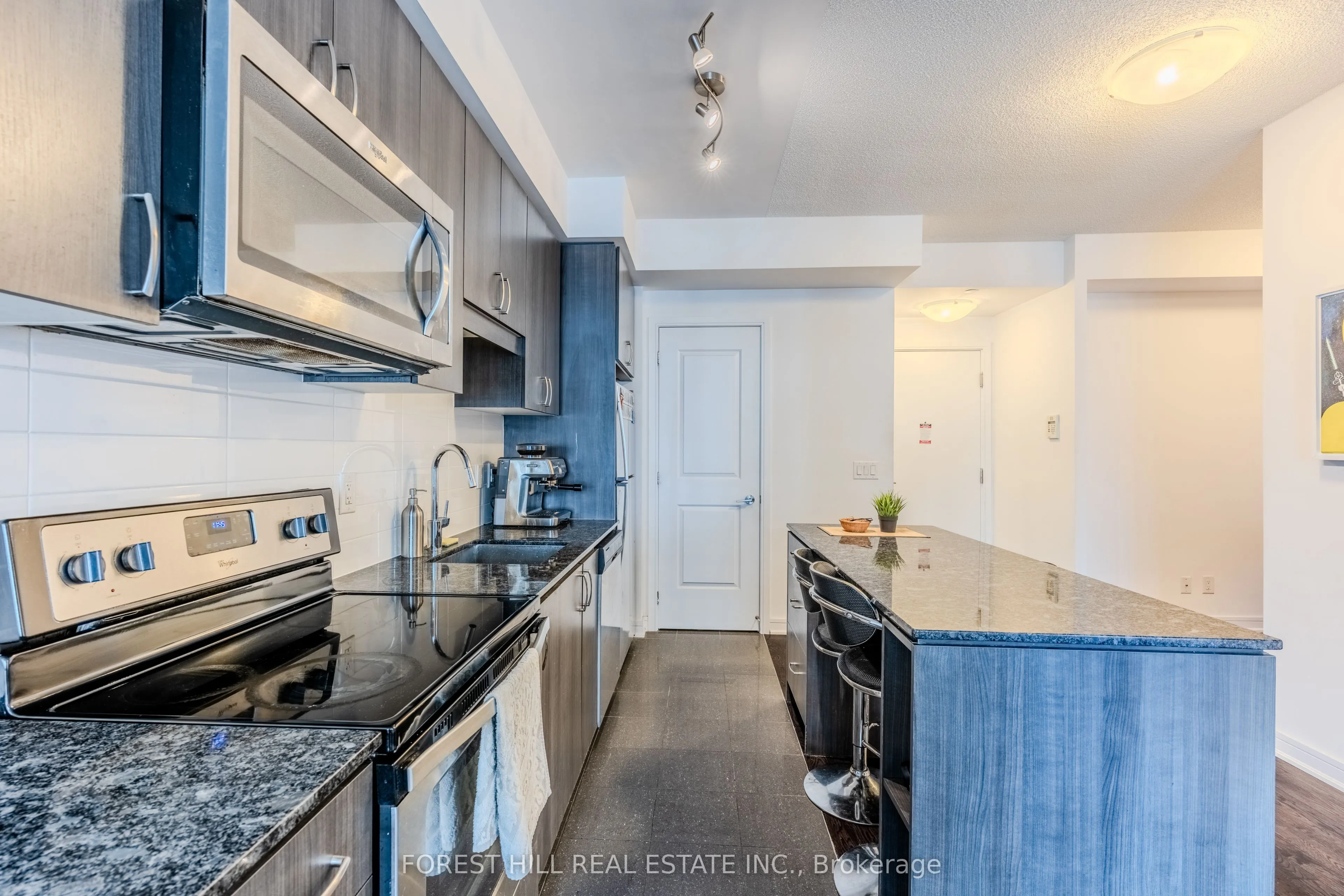 9191 Yonge Street, #SW908