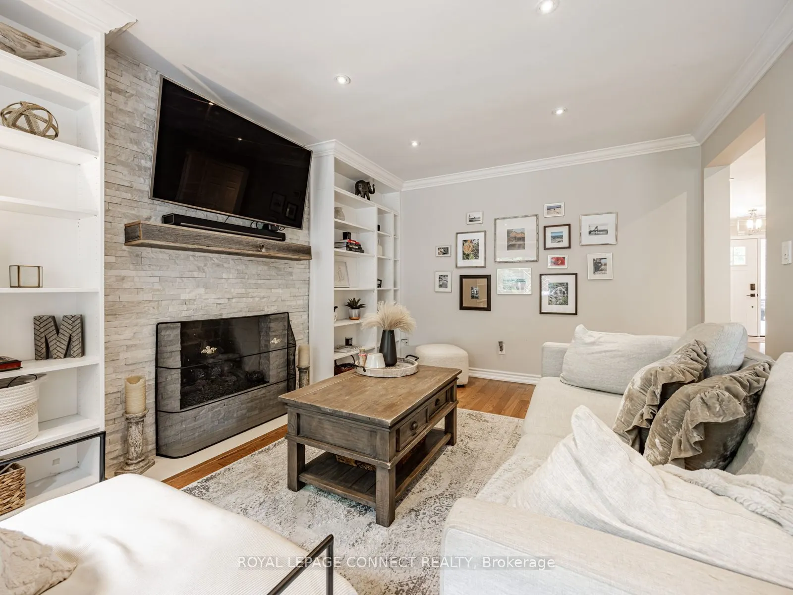 42 Lyndhurst Drive