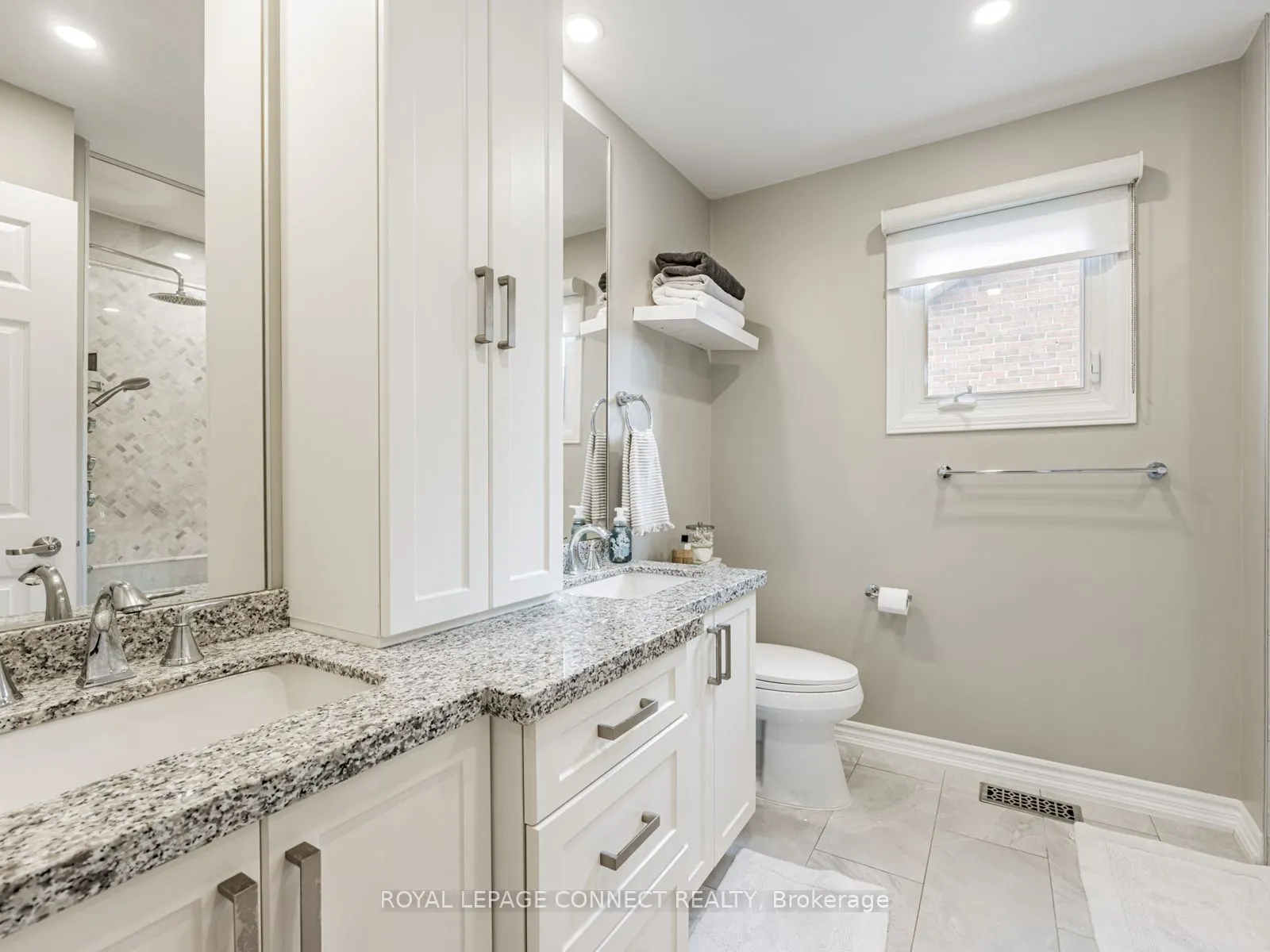 42 Lyndhurst Drive
