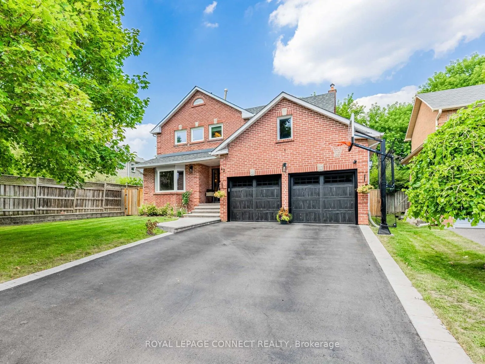 42 Lyndhurst Drive