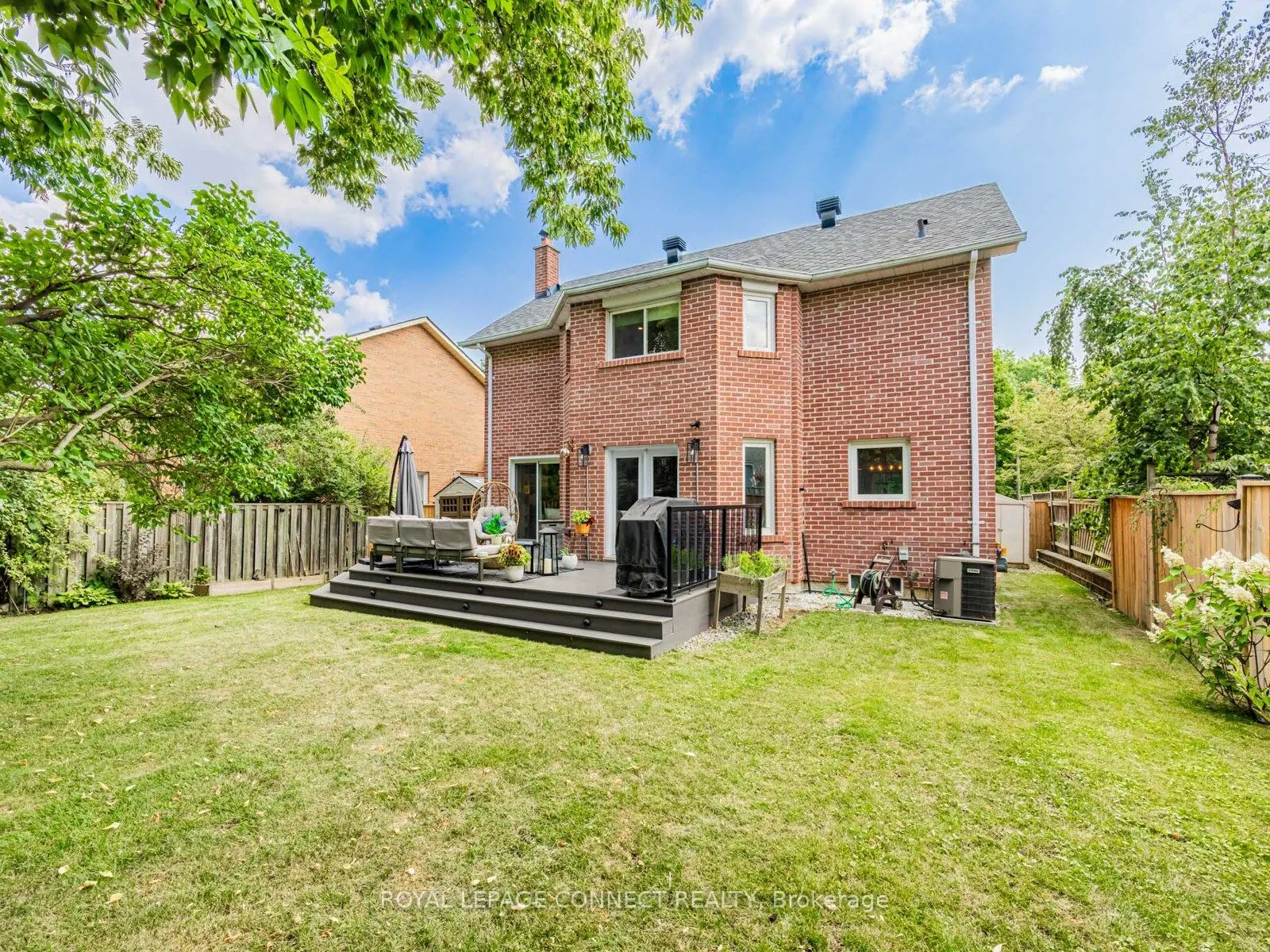 42 Lyndhurst Drive